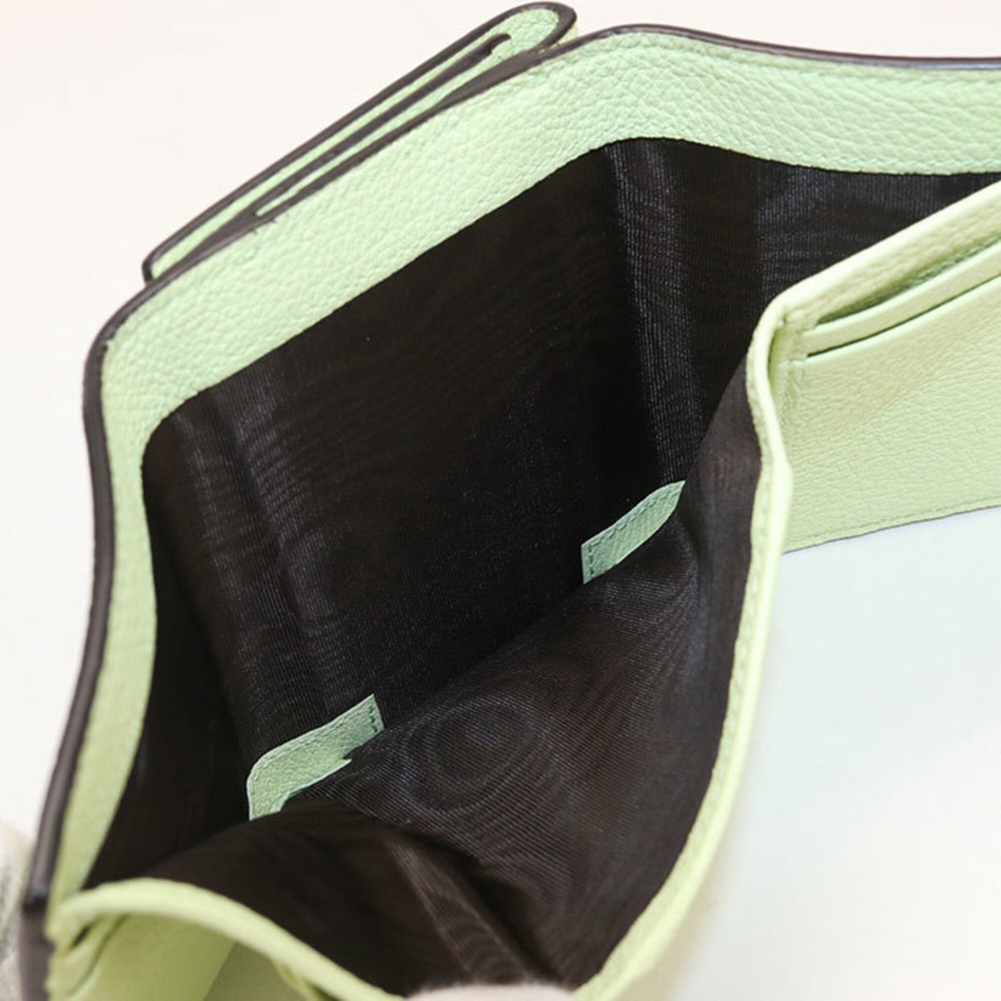 Gucci Green Leather Wallet (Bi-Fold) (Pre-Owned)