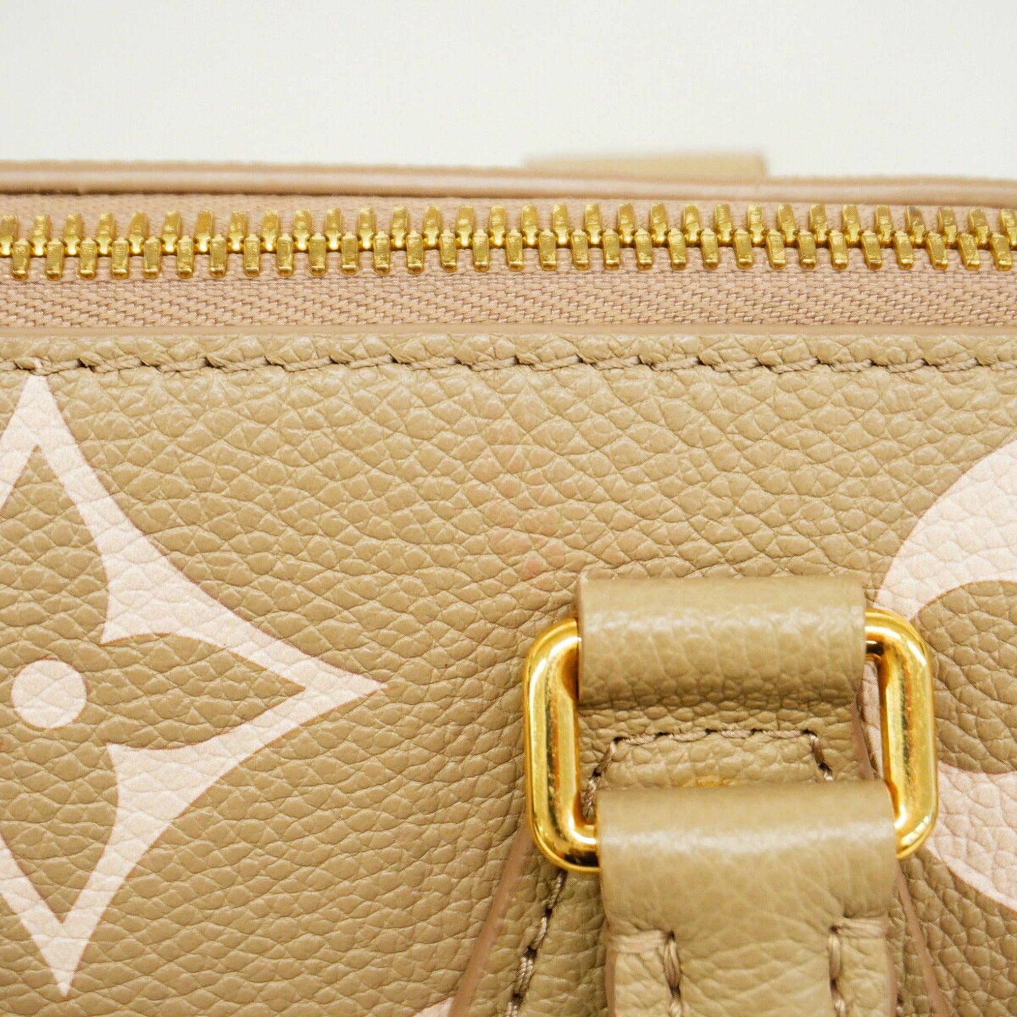 Louis Vuitton Cream Tourterelle Handbag (Pre-Owned)