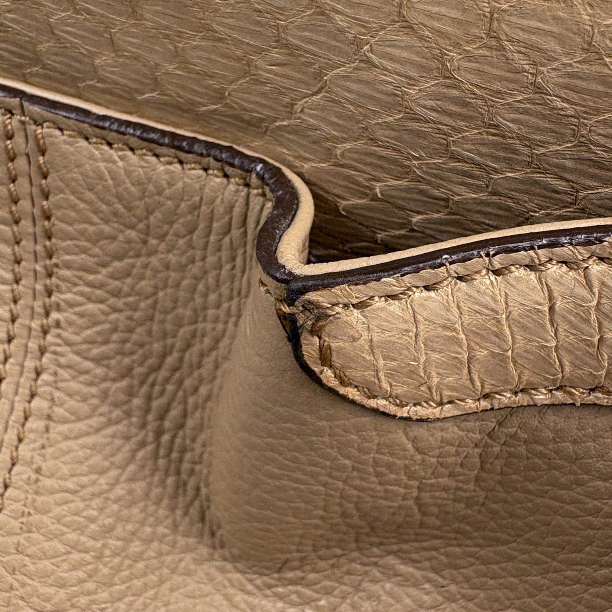 Cartier Beige Leather Shoulder Bag (Pre-Owned)