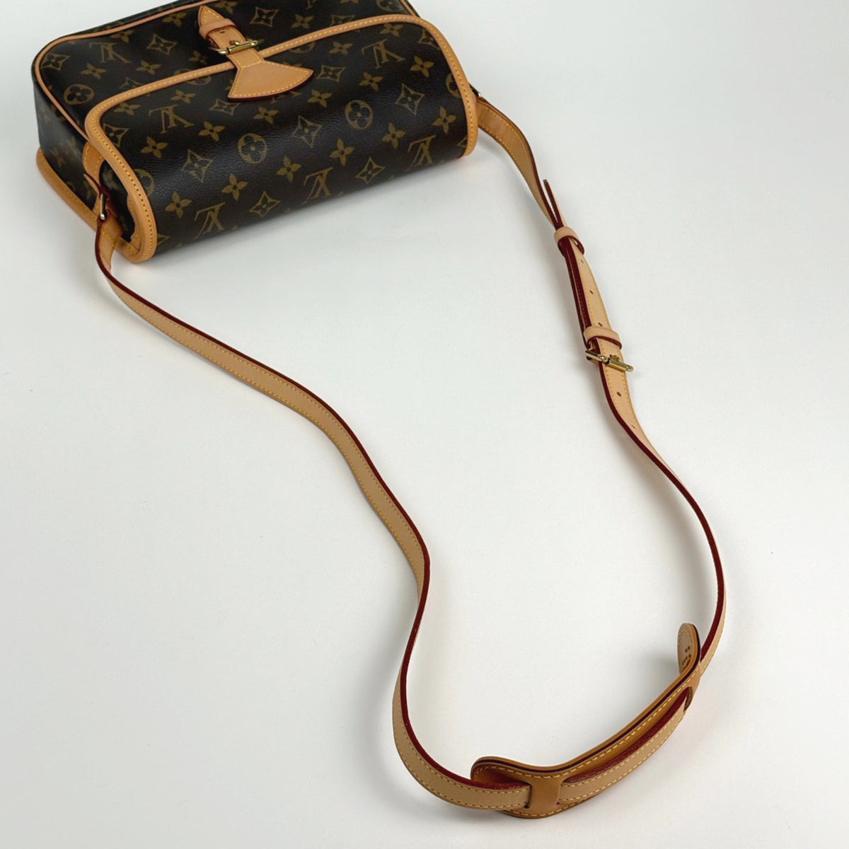 Louis Vuitton Brown Monogram Shoulder Bag (Pre-Owned)