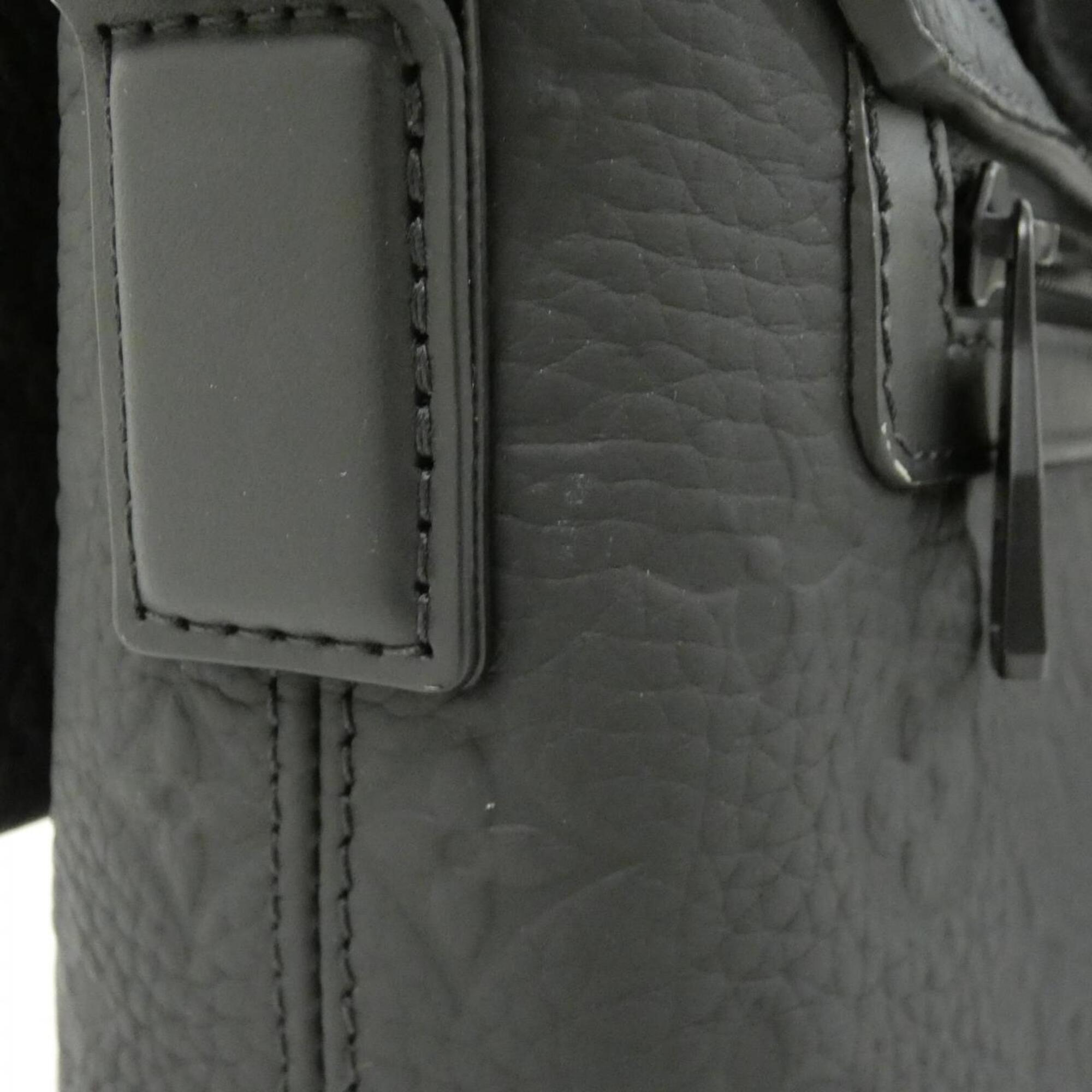 Louis Vuitton Black Leather Shoulder Bag (Pre-Owned)