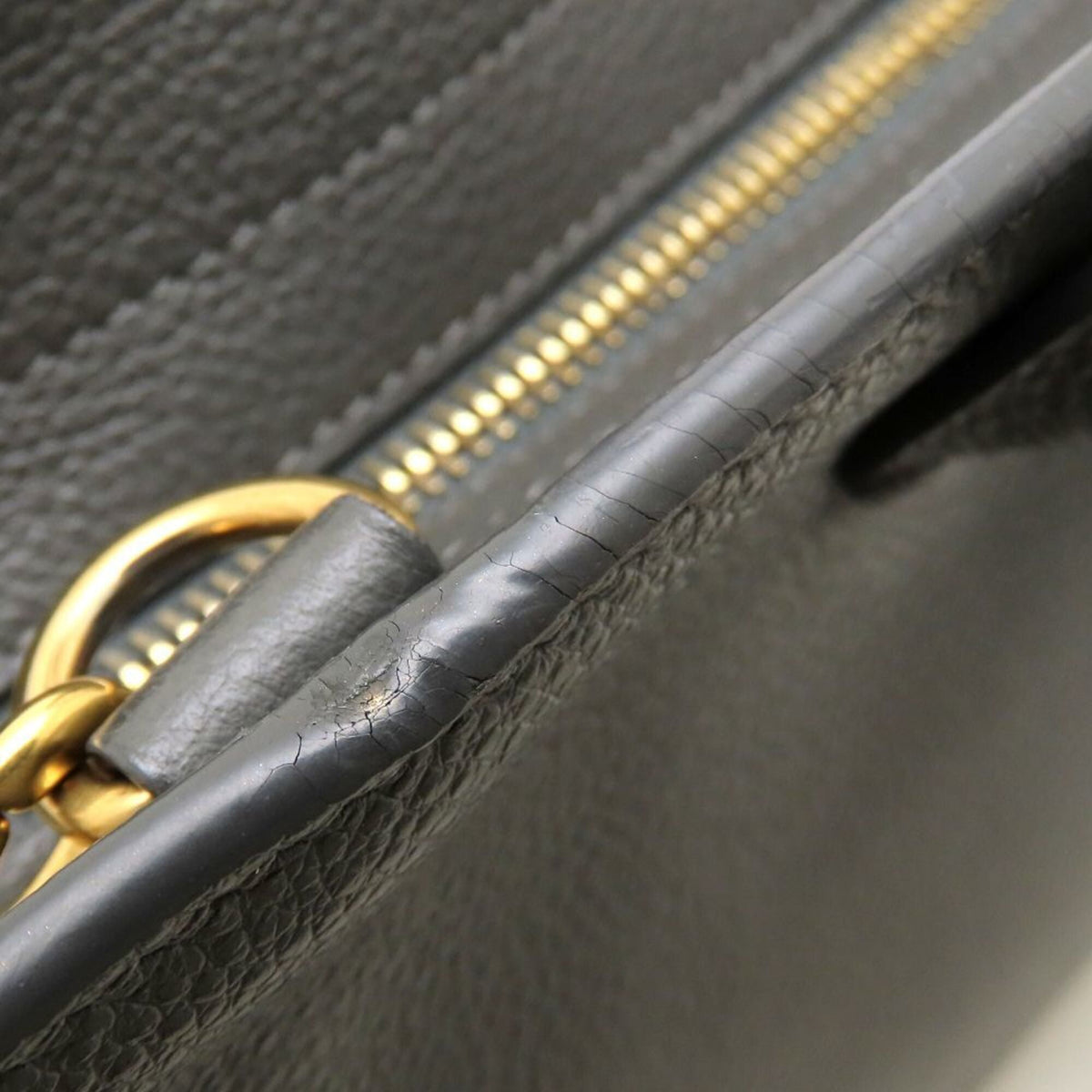 Saint Laurent Gray Handbag (Pre-Owned)