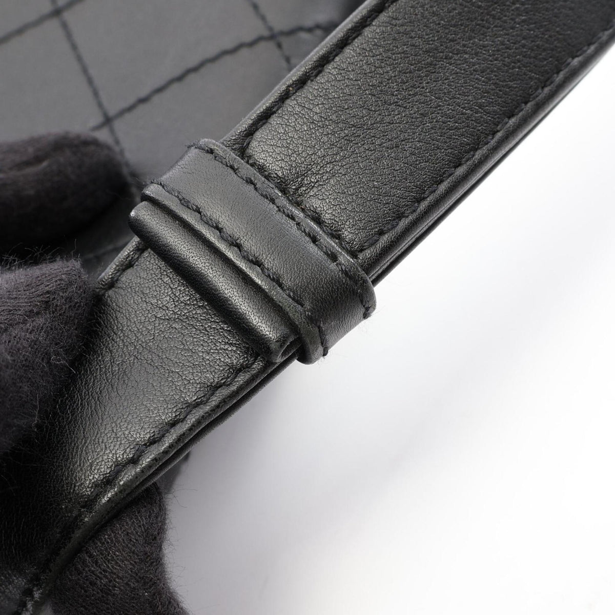 Chanel Black Leather Handbag Shoulder Bag (Pre-Owned)