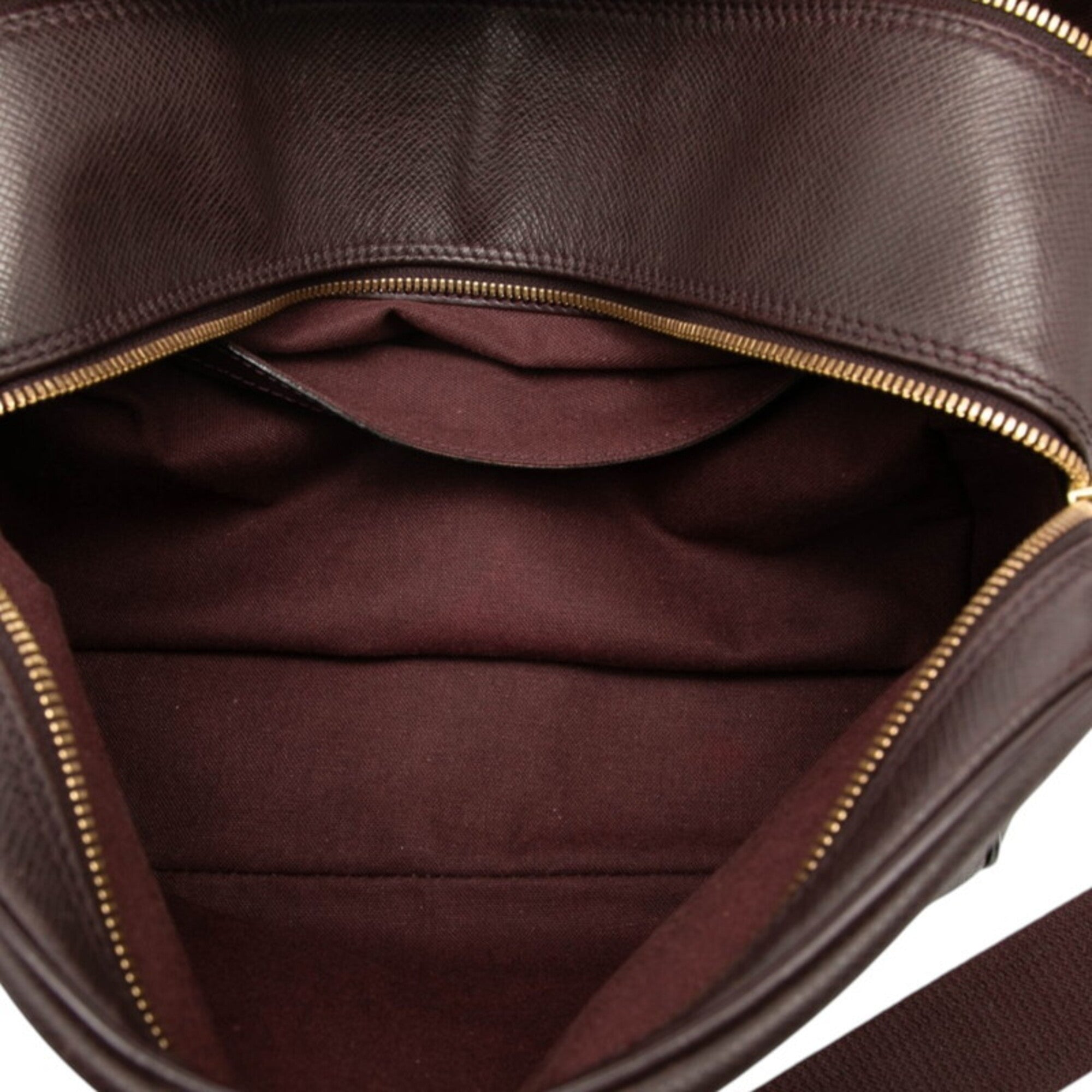 Louis Vuitton Taiga Acajou Wine Leather Shoulder Bag (Pre-Owned)