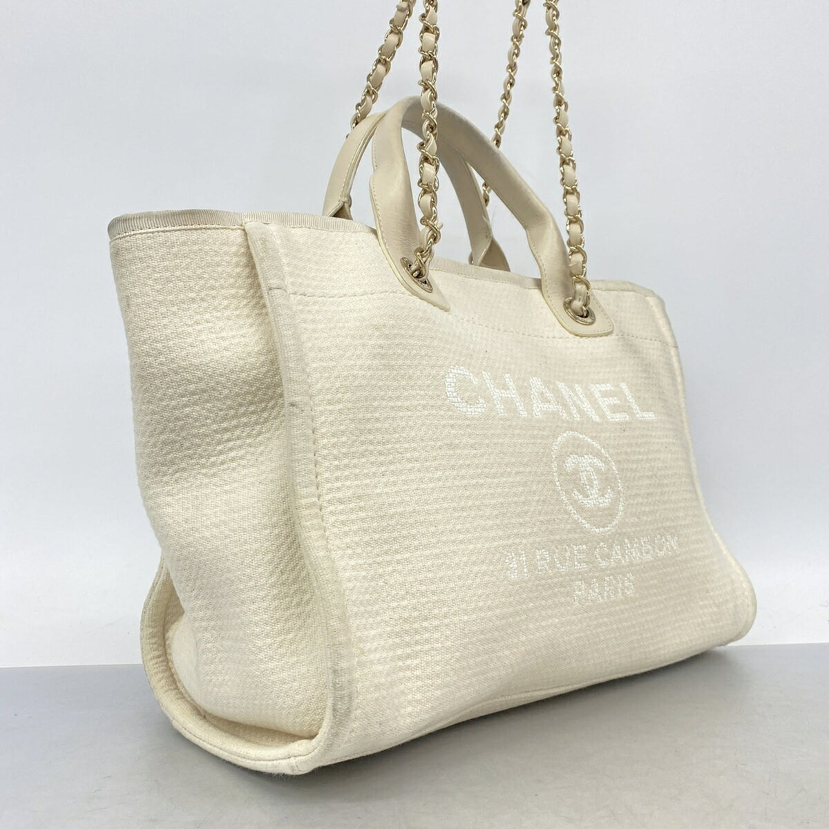 Chanel White Canvas Tote Bag (Pre-Owned)