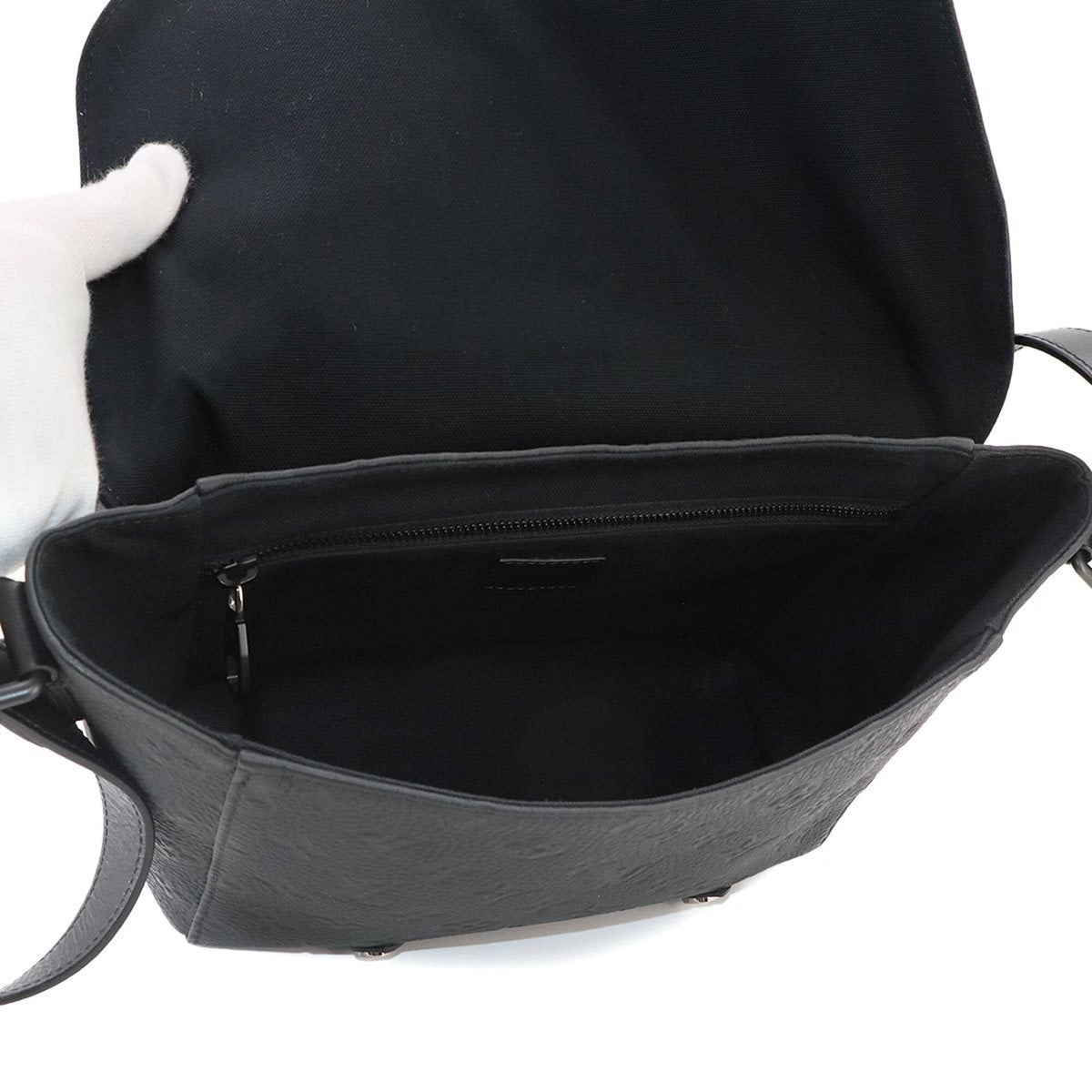 Louis Vuitton Black Leather Handbag Messenger Bag Shoulder Bag (Pre-Owned)