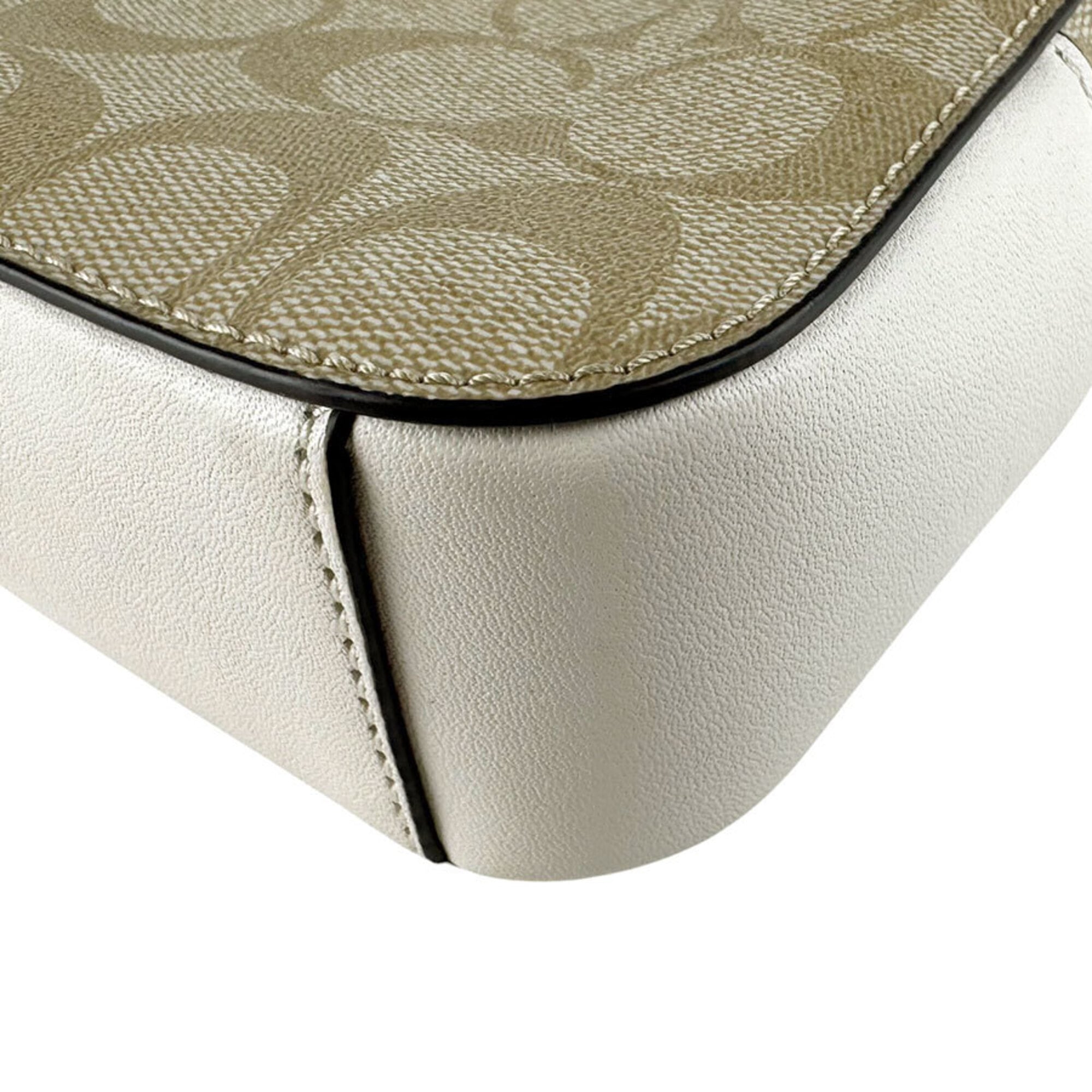 Coach Beige Ivory Leather Shoulder Bag (Pre-Owned)