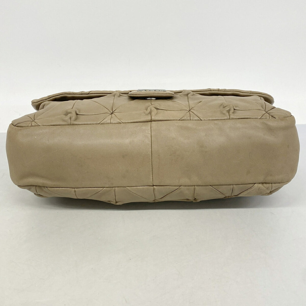 Chanel Brown Leather Shoulder Bag (Pre-Owned)