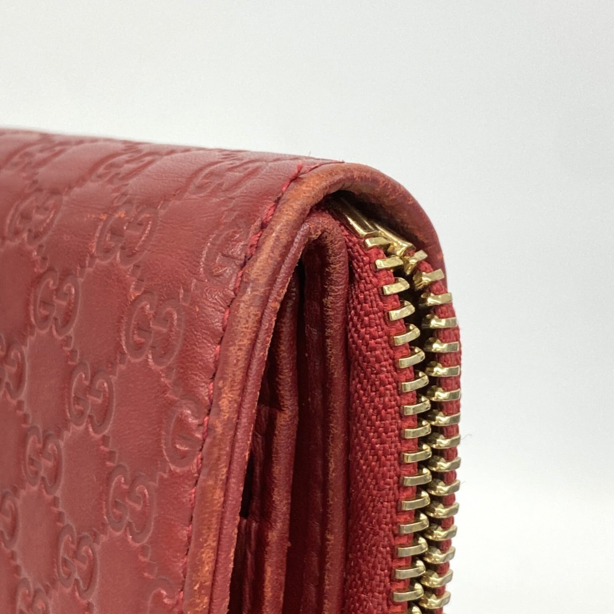 Gucci Red Color Leather Wallet (Bi-Fold) (Pre-Owned)