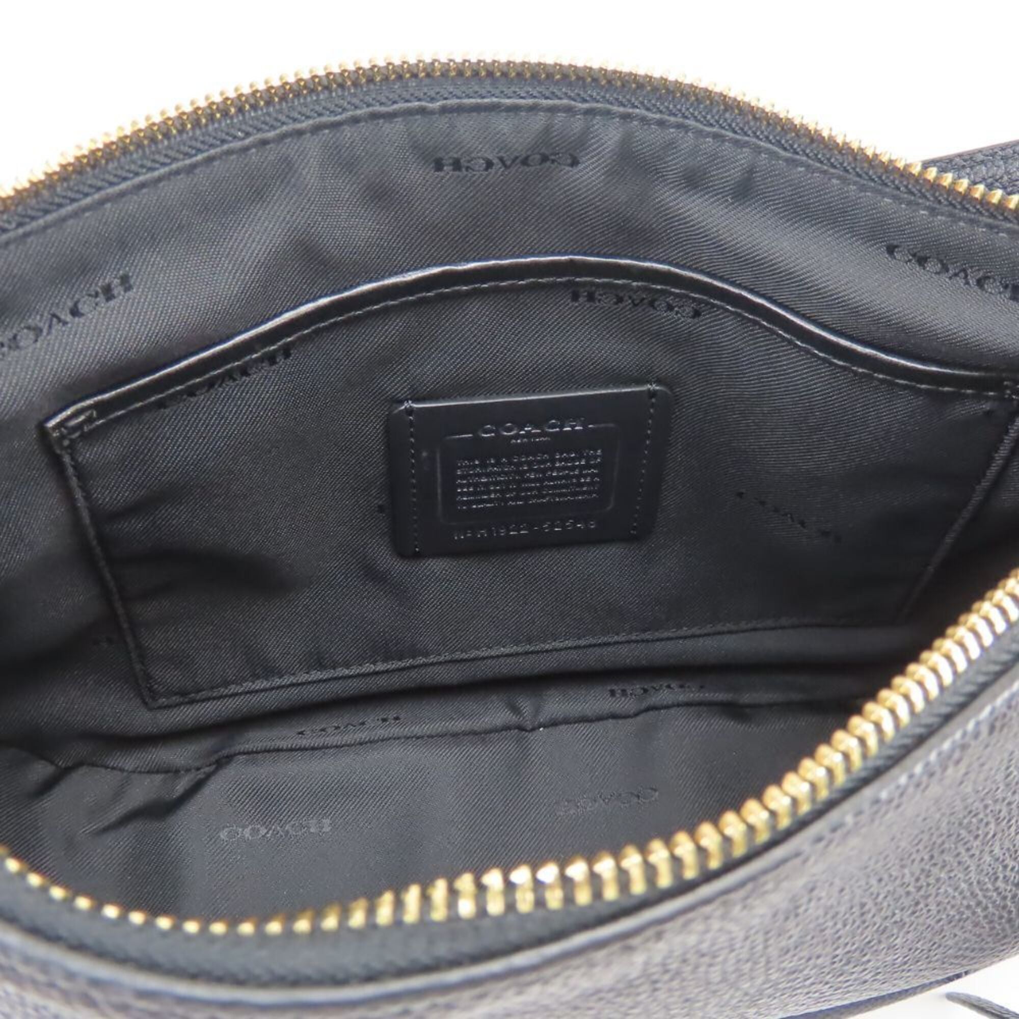 Coach Black Leather Shoulder Bag (Pre-Owned)