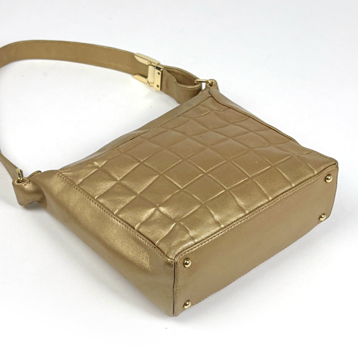 Chanel Chocolate Bar Gold Leather Shoulder Bag (Pre-Owned)