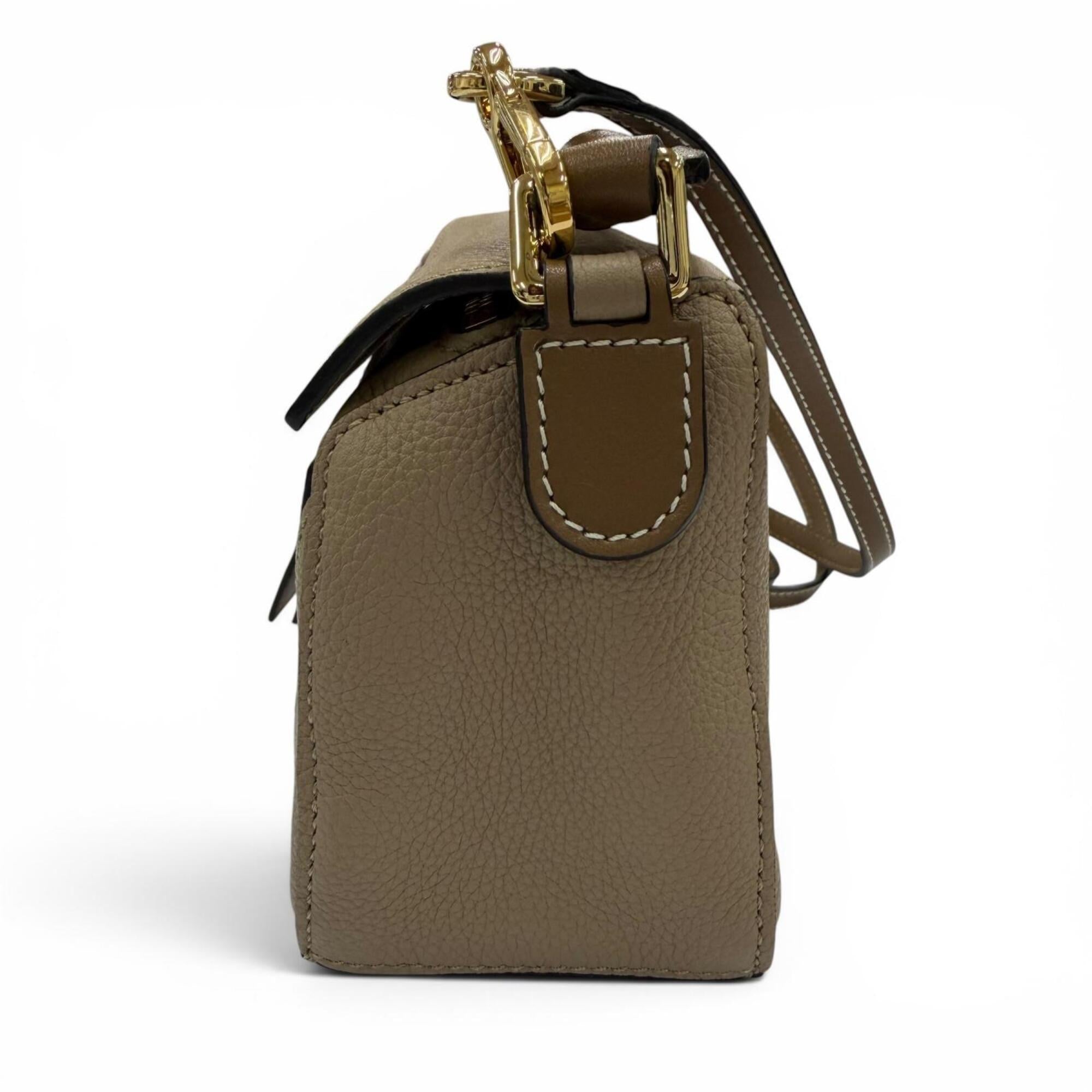 Loewe Beige Leather Handbag Shoulder Bag (Pre-Owned)