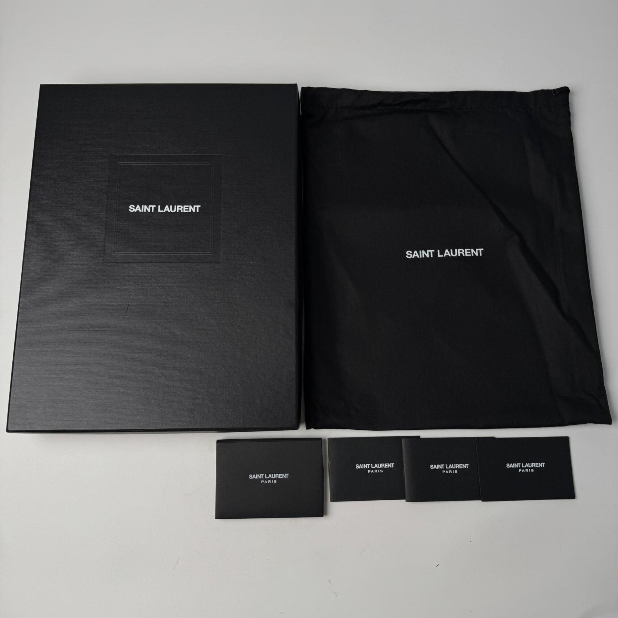 Yves Saint Laurent Black Leather Clutch Bag (Pre-Owned)
