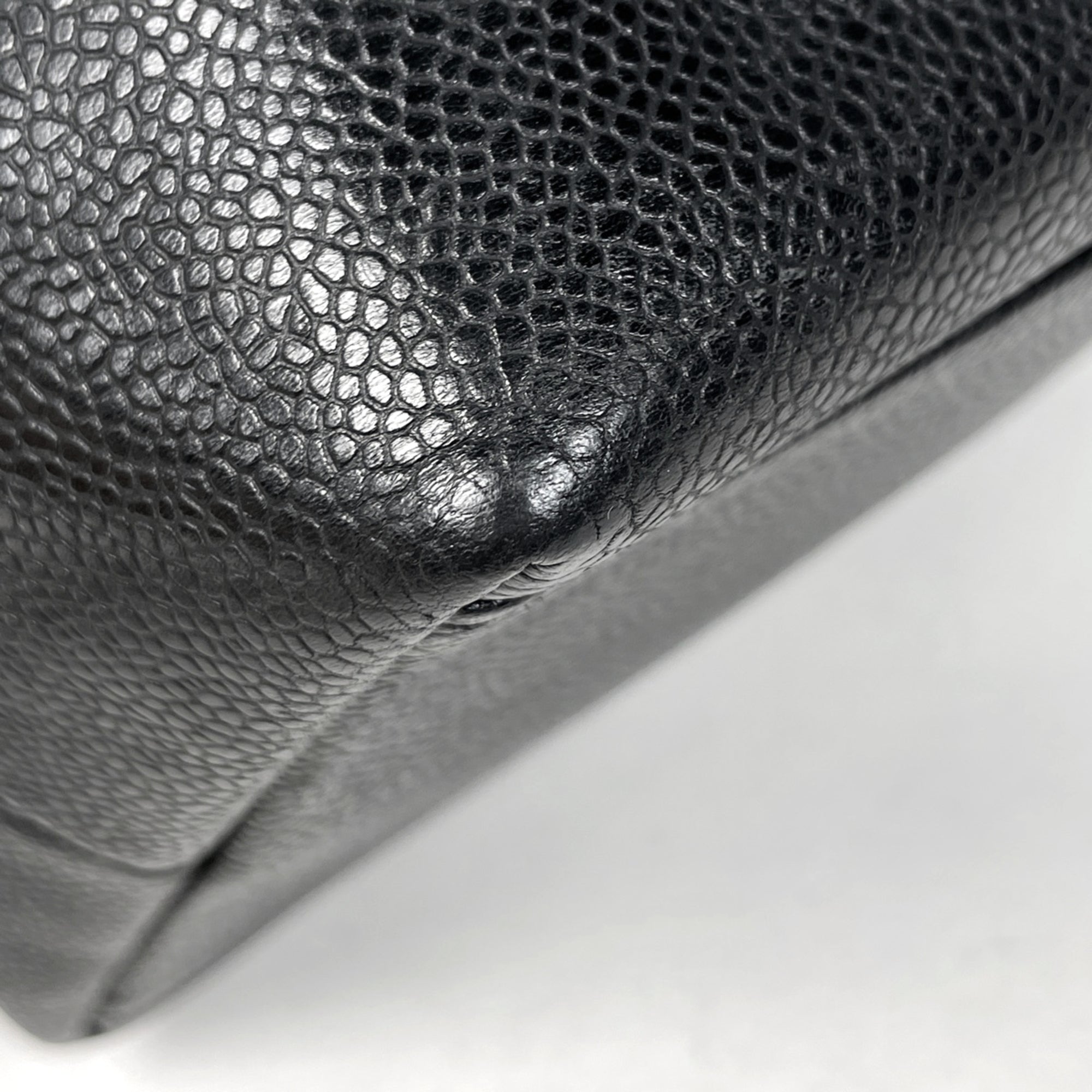 Chanel Black Grained Calfskin Shoulder Bag (Pre-Owned)