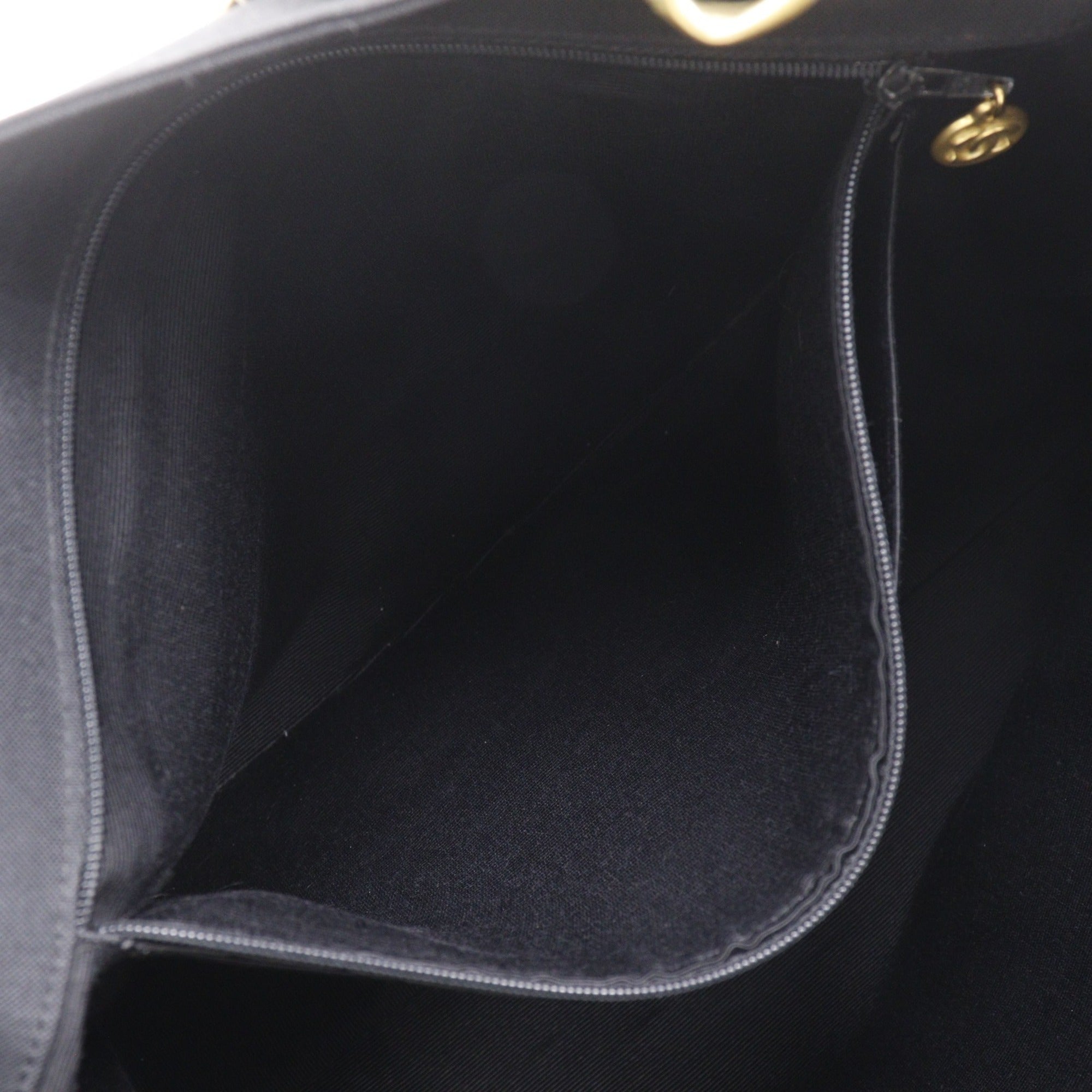 Chanel Black Nylon Tote Bag (Pre-Owned)