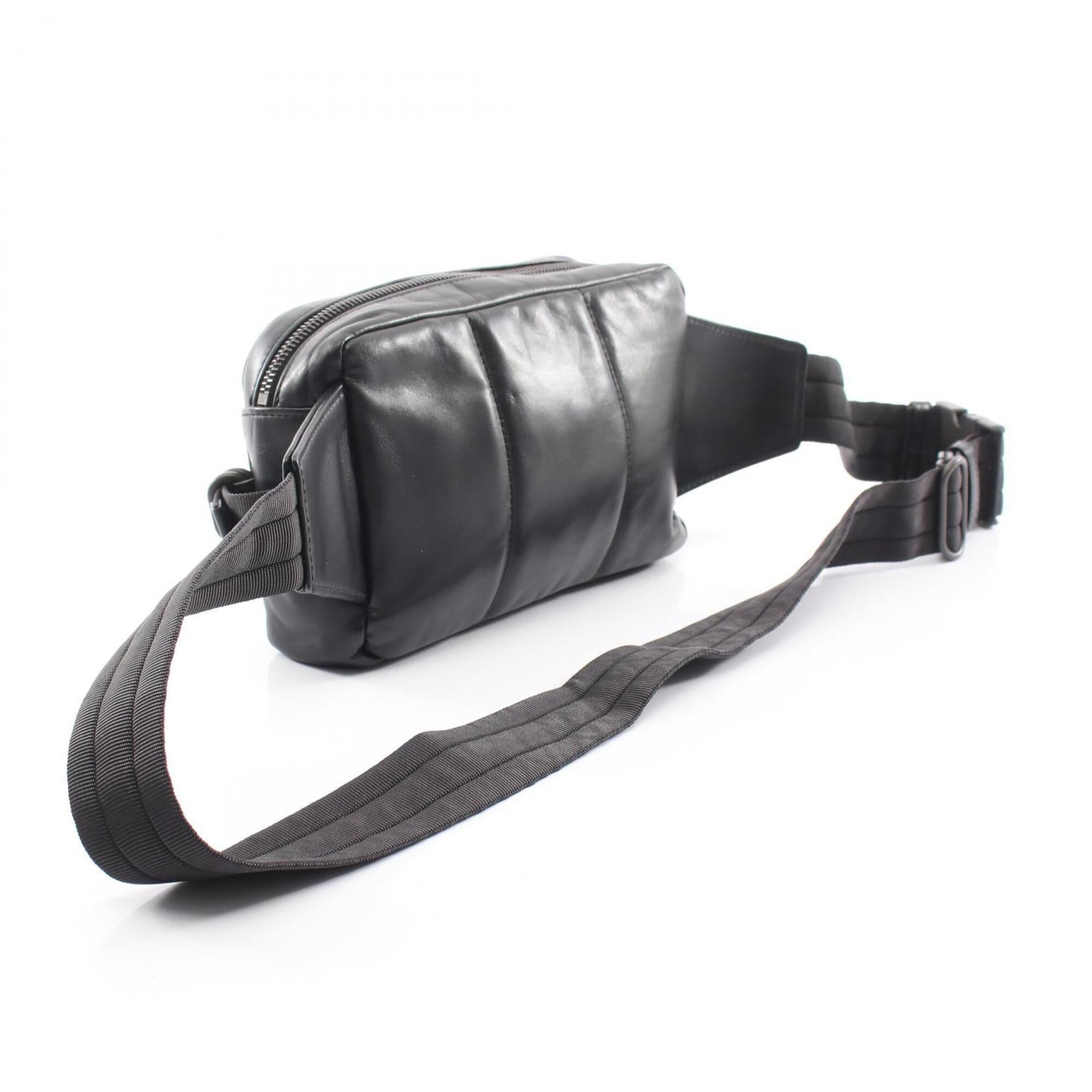 Bottega Veneta Black Leather Fanny Pack Handbag (Pre-Owned)