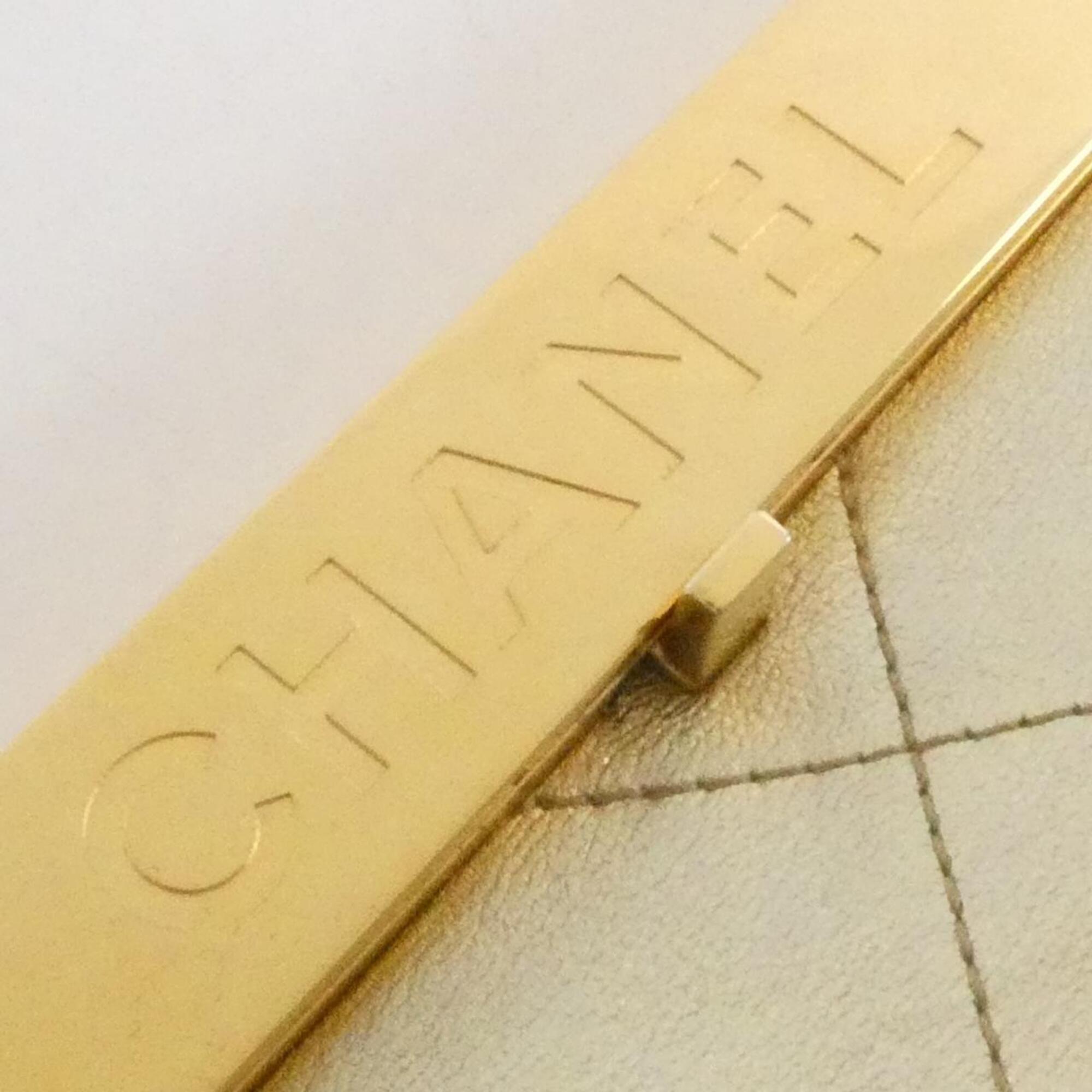 Chanel Gold Leather Shoulder Bag (Pre-Owned)