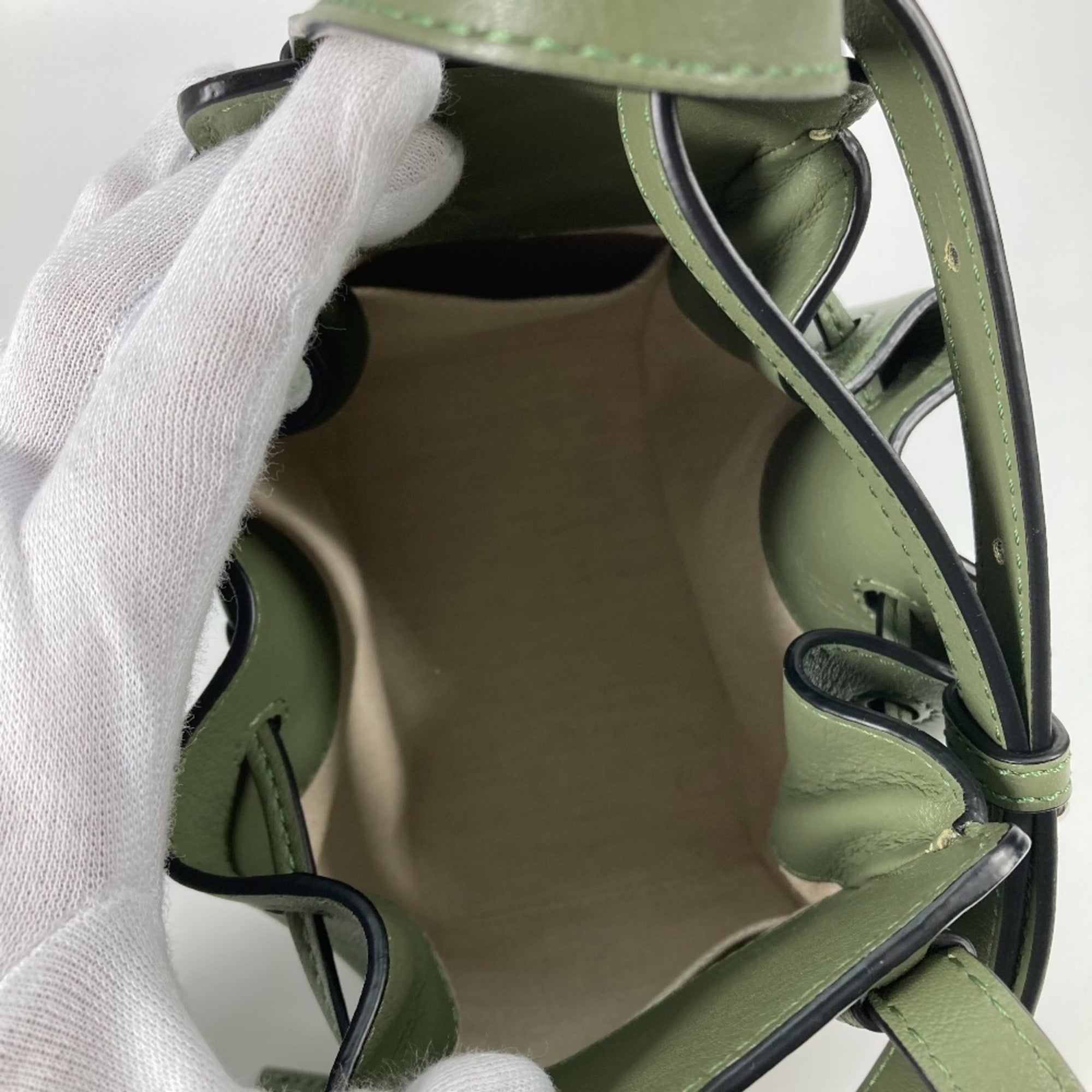 Loewe Khaki Leather Handbag Shoulder Bag (Pre-Owned)