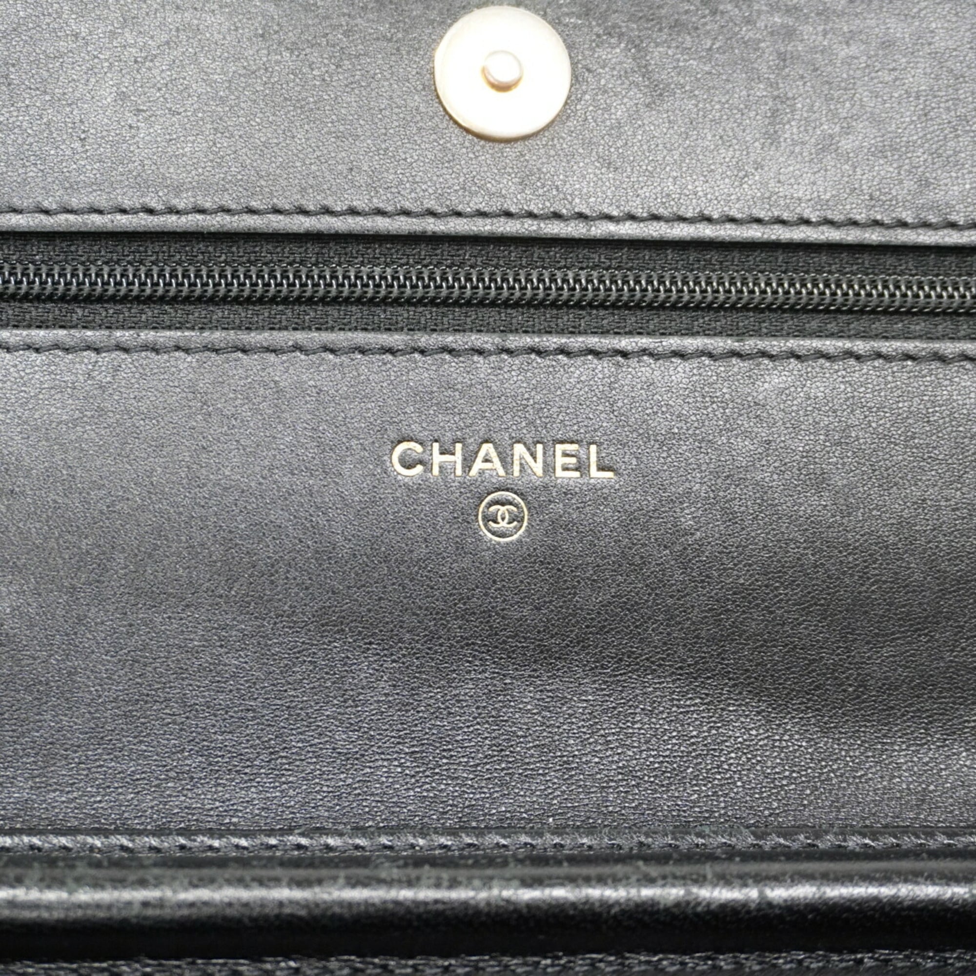 Chanel Black Leather Chain/Shoulder Wallet (Pre-Owned)