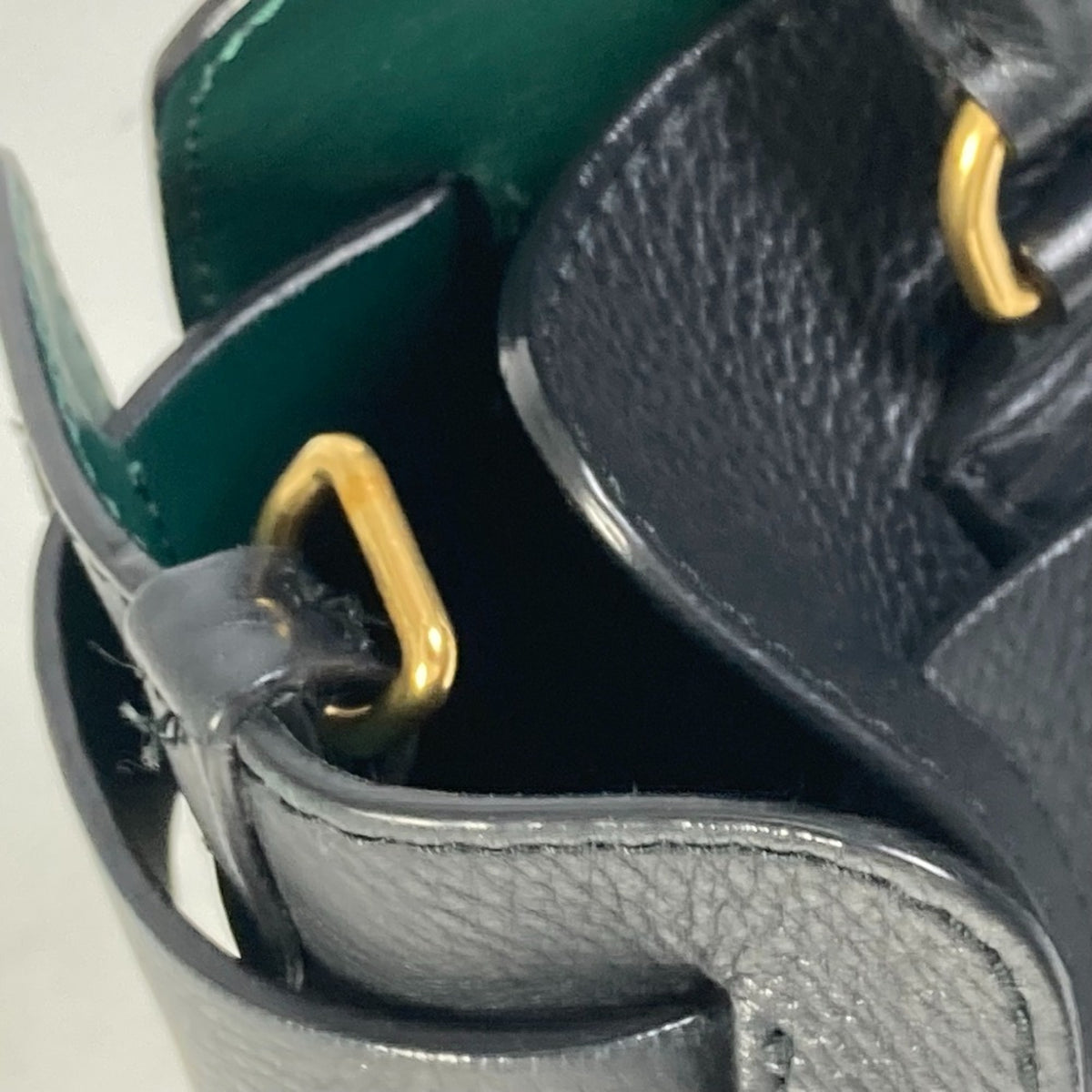 Burberry Black Leather Shoulder Bag (Pre-Owned)