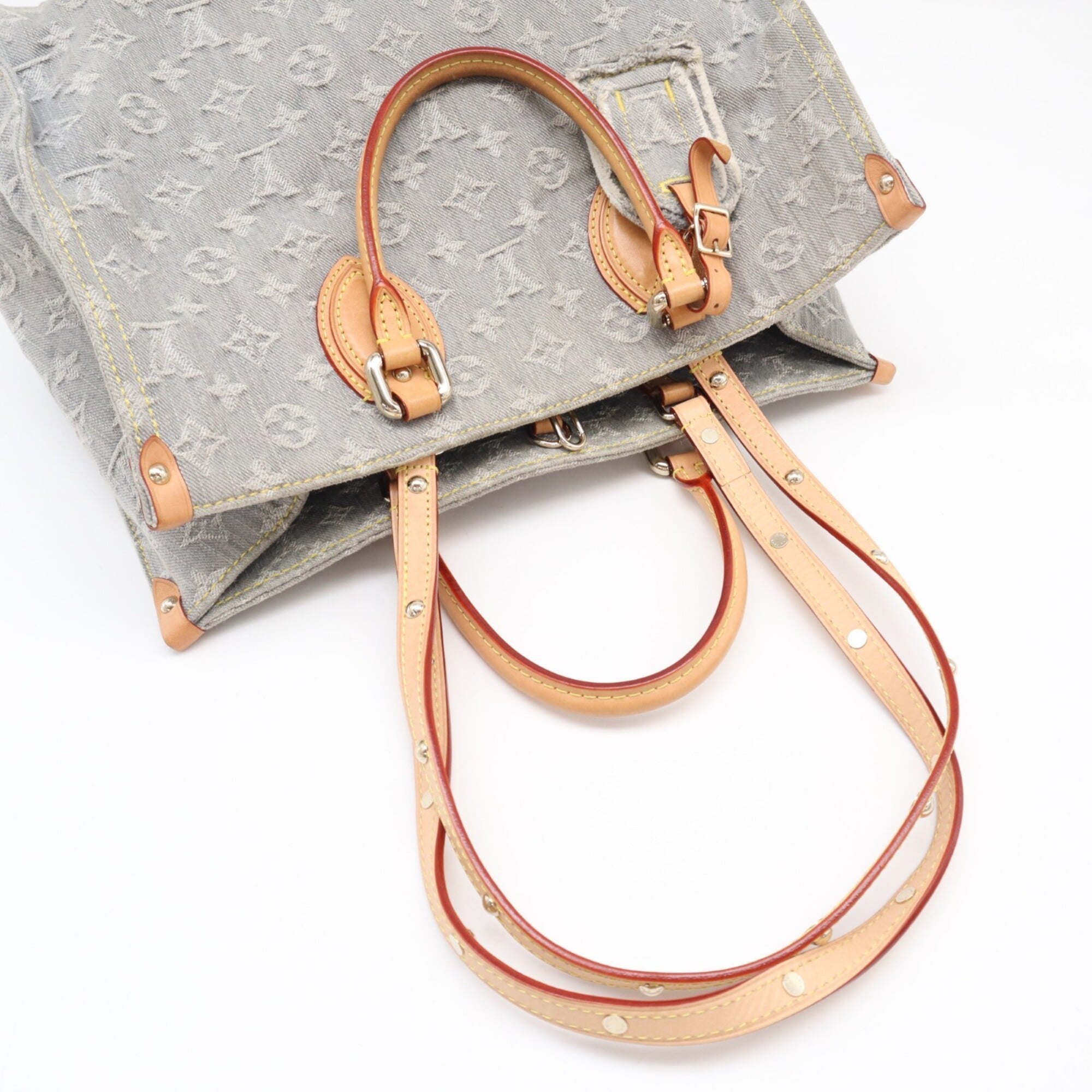 Louis Vuitton Beige Blue Cotton Handbag (Pre-Owned)