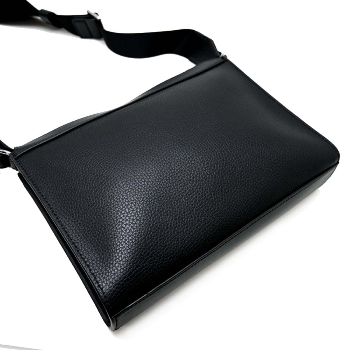 Michael Kors Black Leather Shoulder Bag (Pre-Owned)