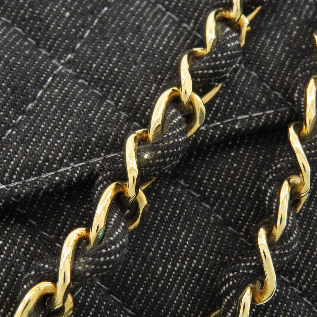 Chanel Black Denim Shoulder Bag (Pre-Owned)