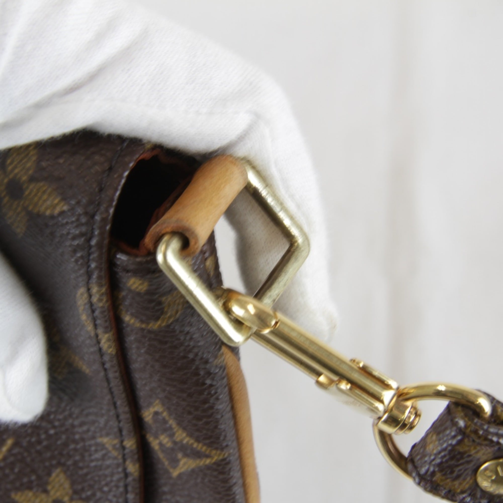 Louis Vuitton Monogram Monogram Canvas Shoulder Bag (Pre-Owned)