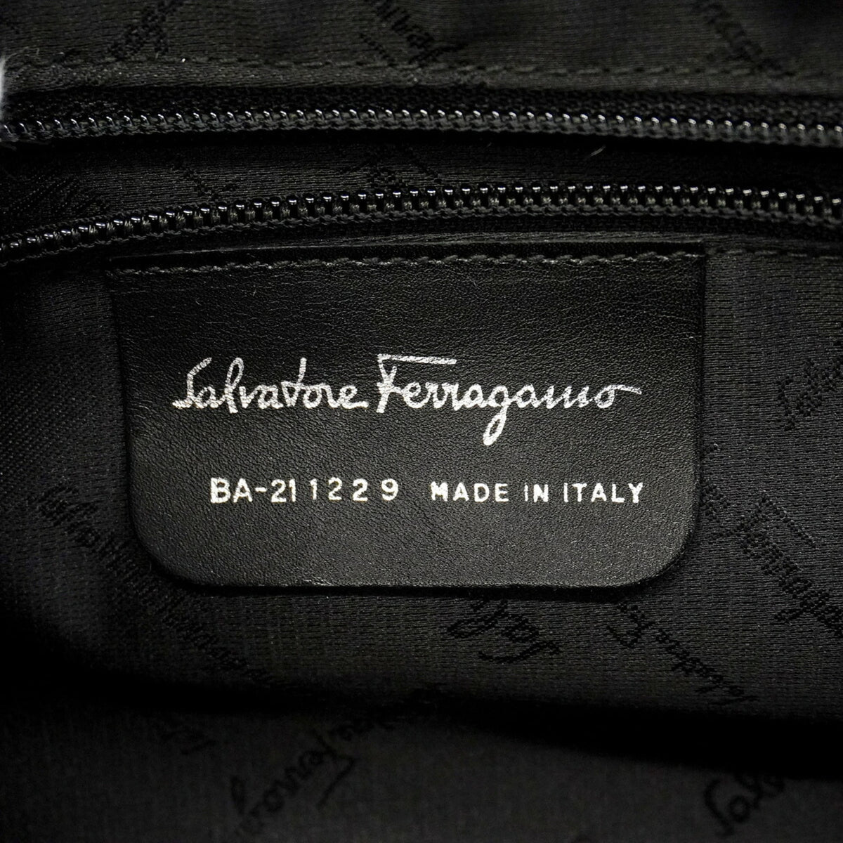 Salvatore Ferragamo Gray Nylon Handbag (Pre-Owned)