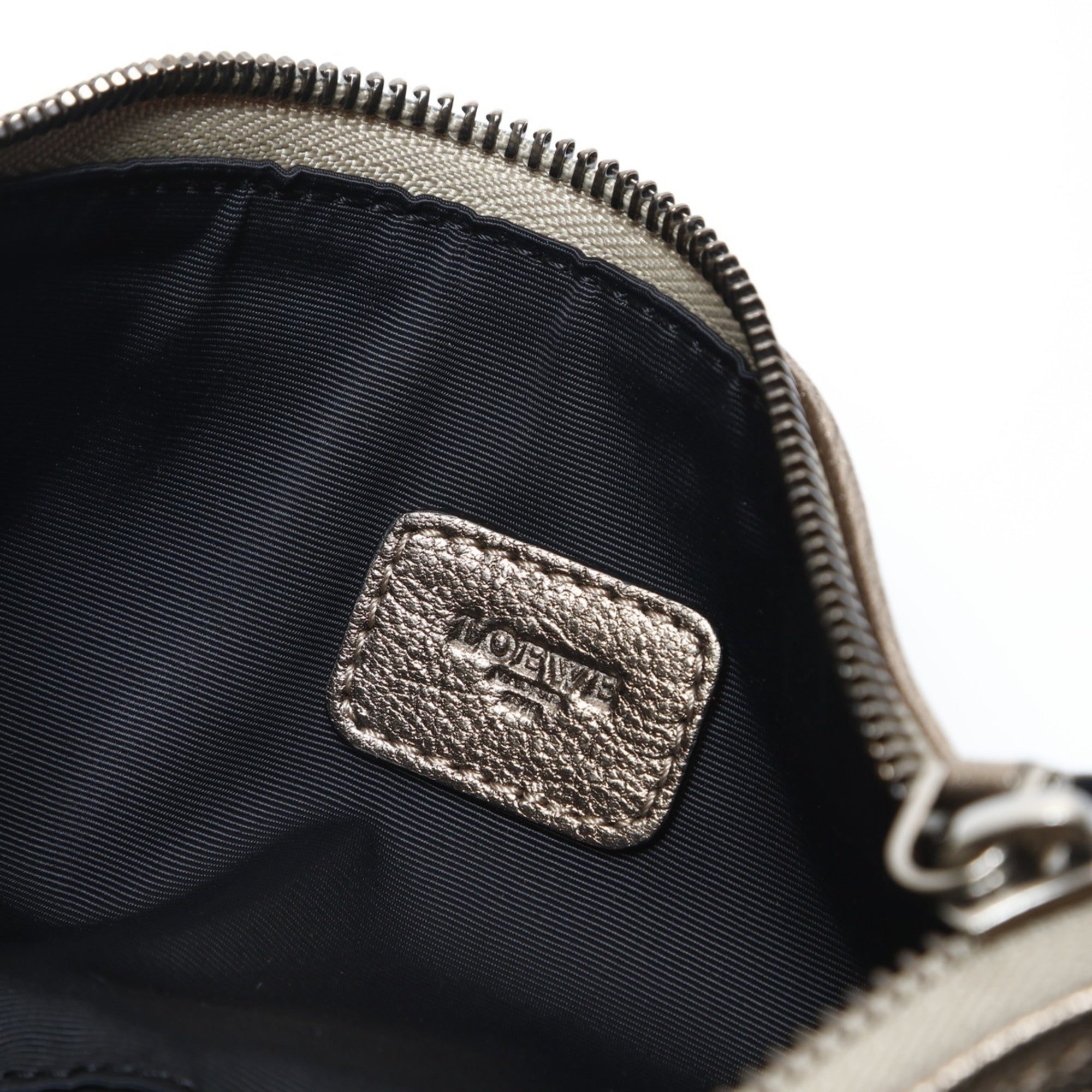 Loewe Gold Leather Shoulder Bag (Pre-Owned)