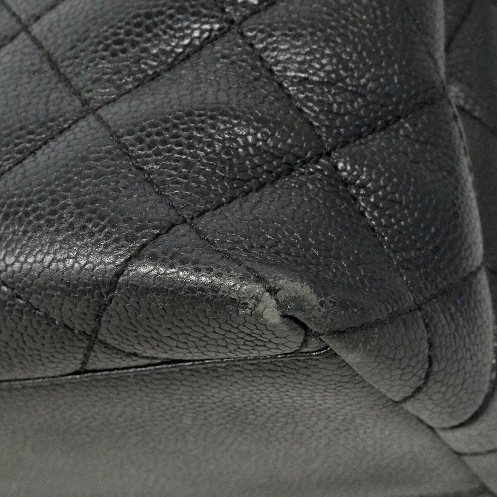 Chanel Black Grained Calfskin Handbag (Pre-Owned)