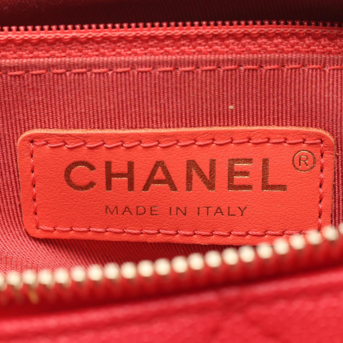 Chanel Red Color Leather Leather Shoulder Bag (Pre-Owned)