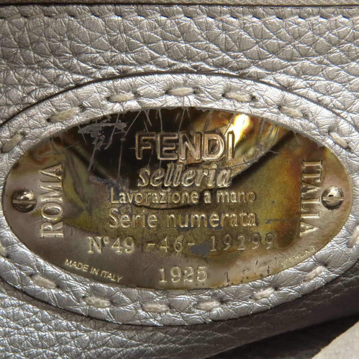 Fendi Peekaboo Silver Leather Handbag (Pre-Owned)
