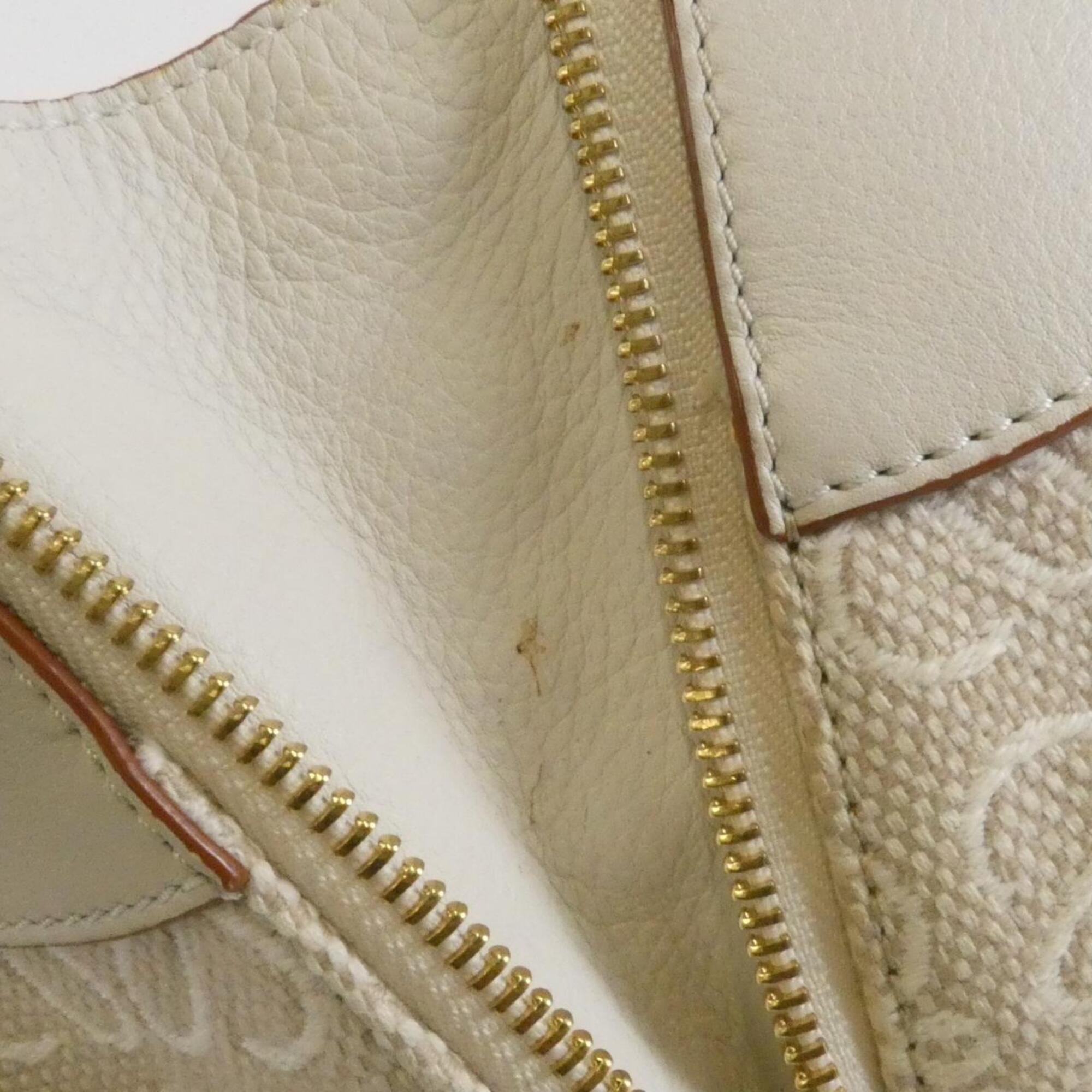 Loewe White Canvas Shoulder Bag (Pre-Owned)