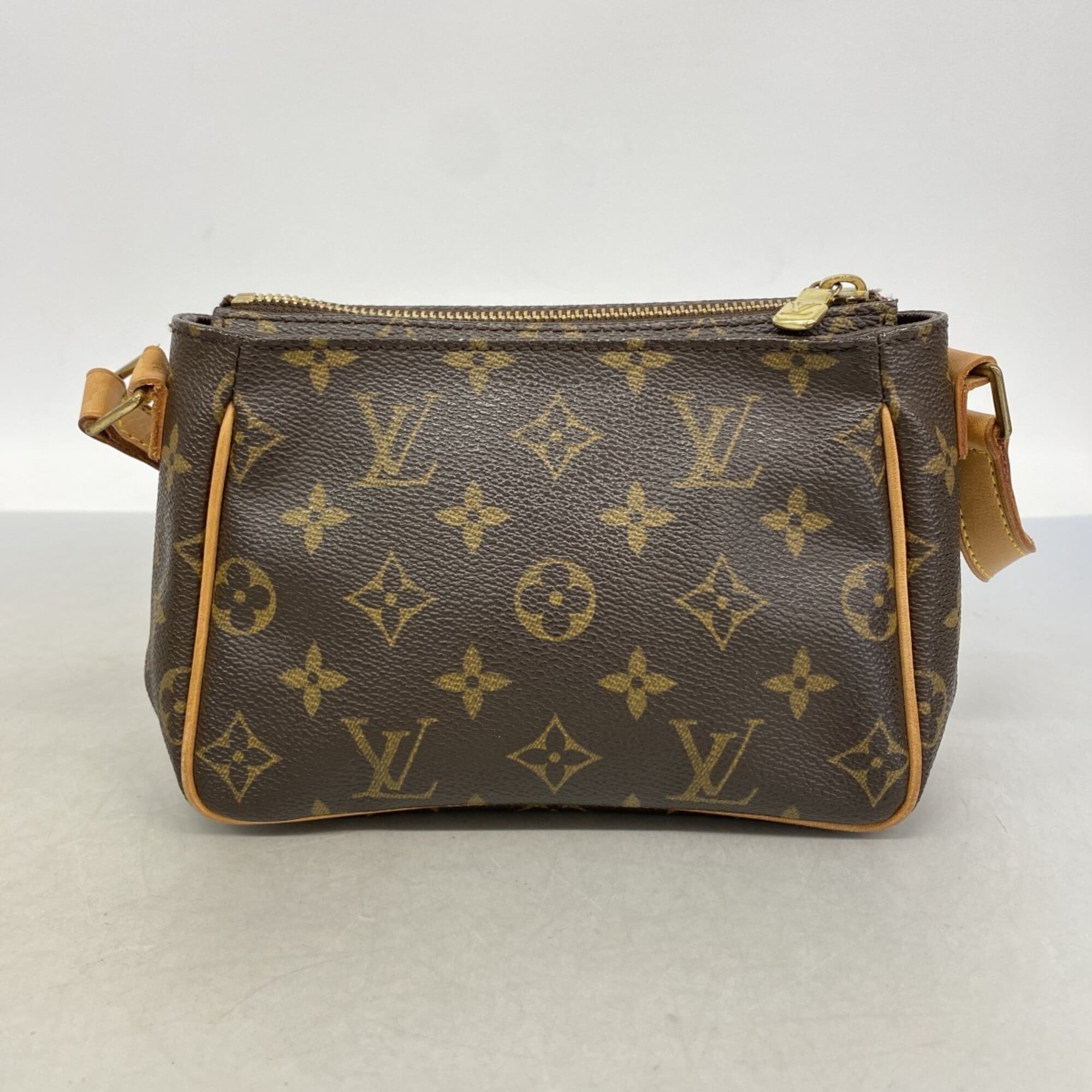 Louis Vuitton Brown Shoulder Bag (Pre-Owned)
