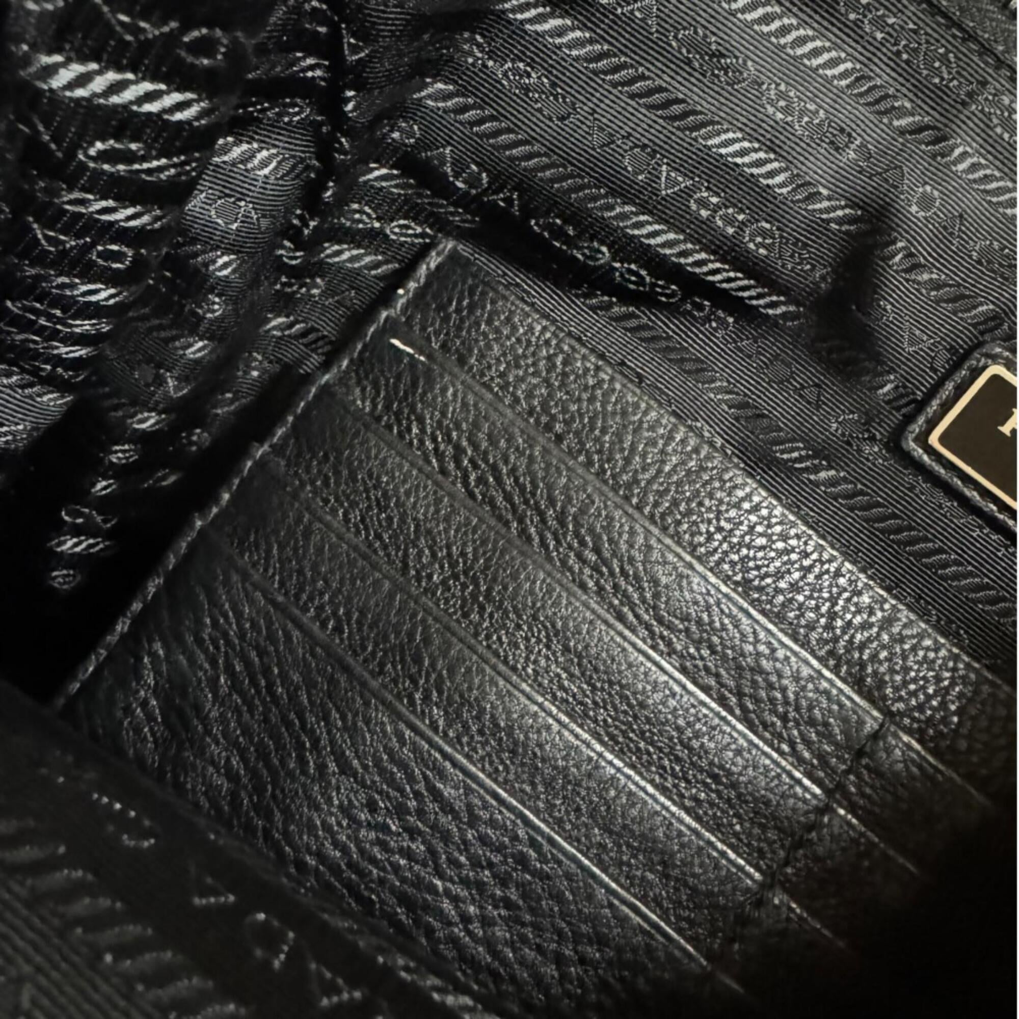 Prada Black Leather Clutch Bag (Pre-Owned)