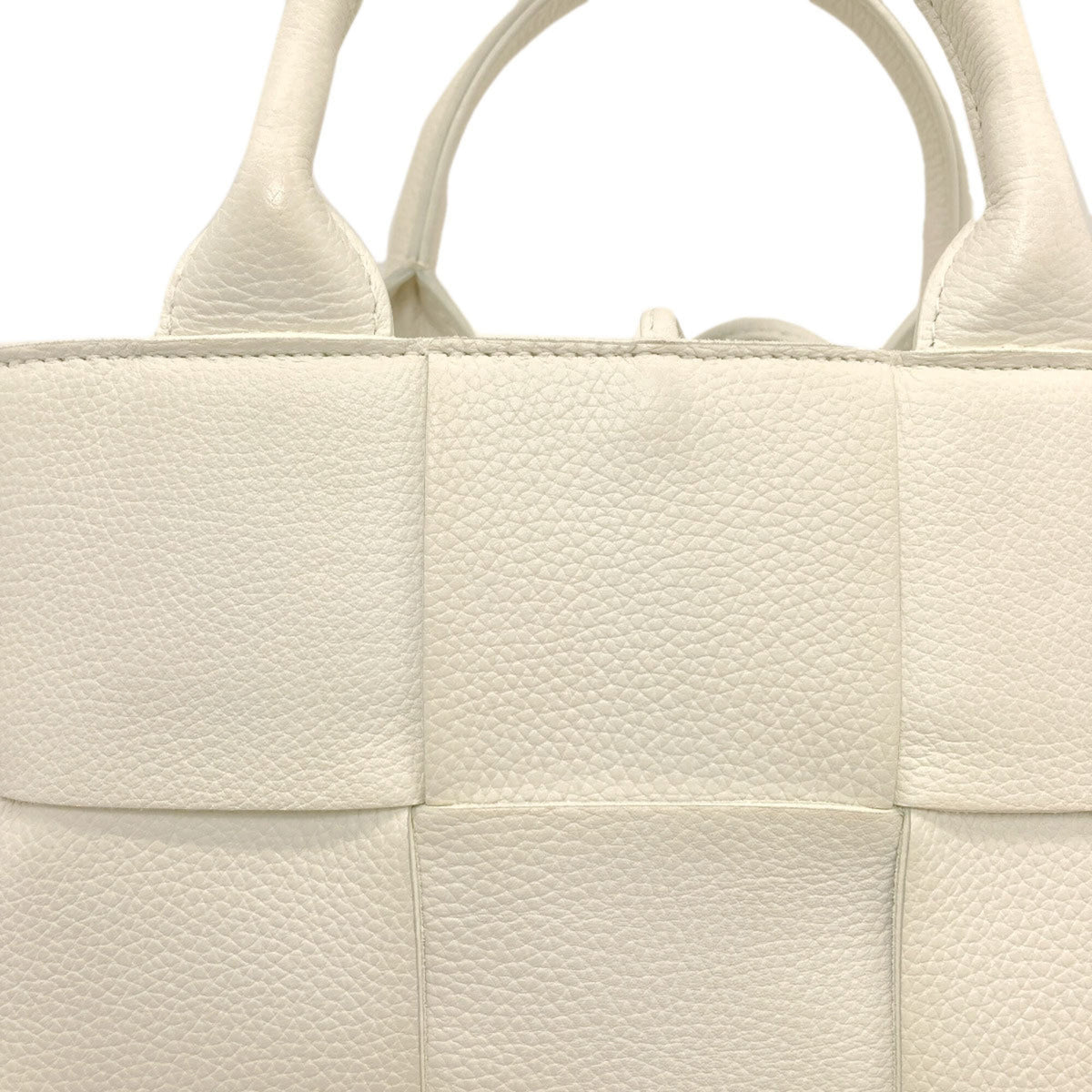Bottega Veneta White Leather Handbag Pouch (Pre-Owned)