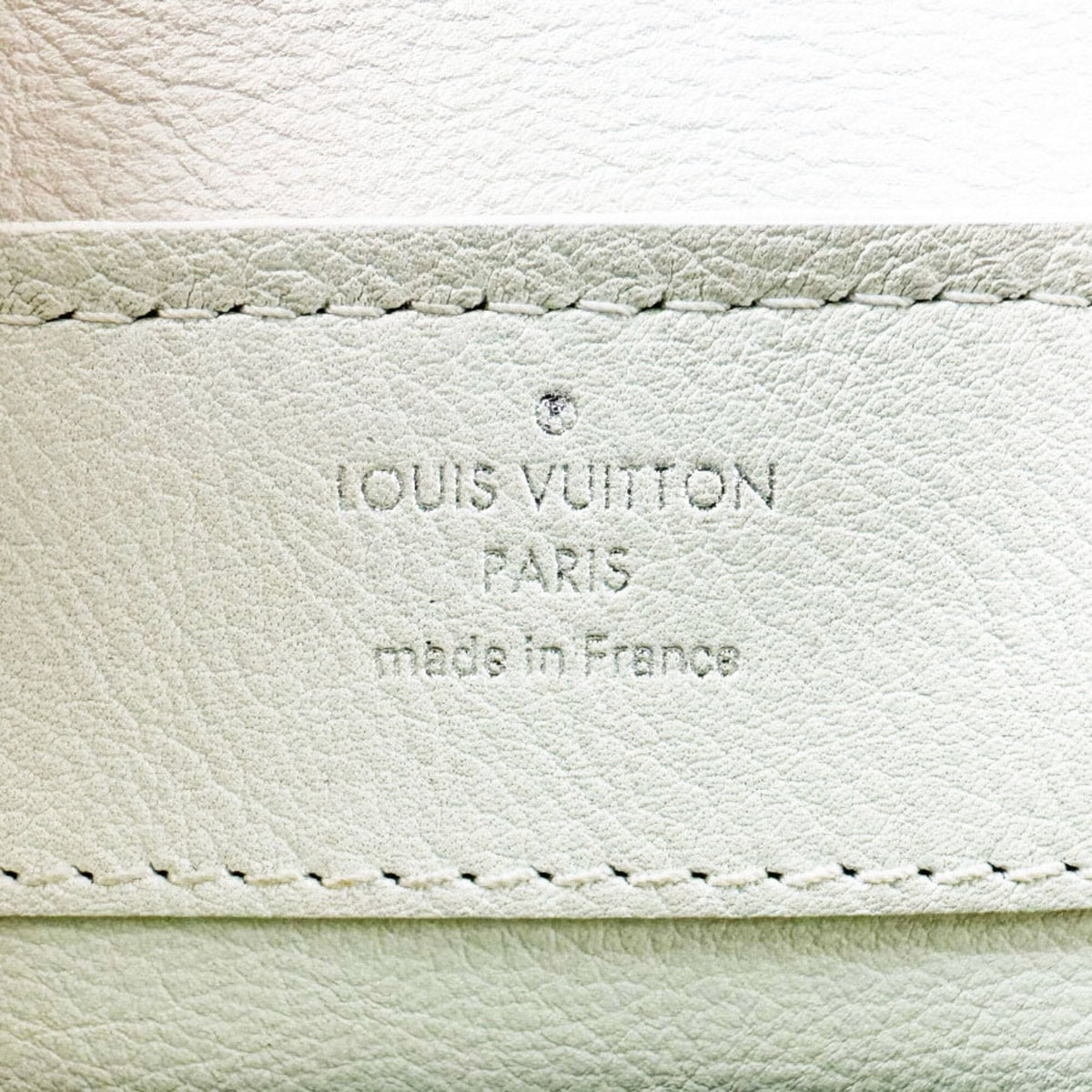 Louis Vuitton White Leather Shoulder Bag (Pre-Owned)