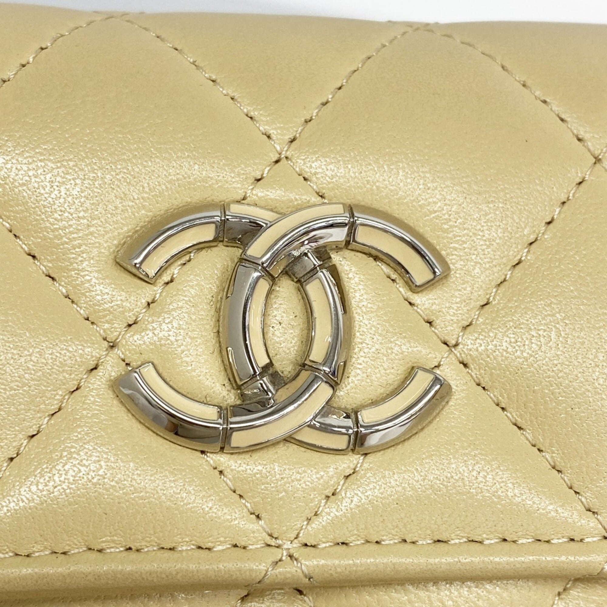 Chanel Beige Leather Wallet (Tri-Fold) (Pre-Owned)