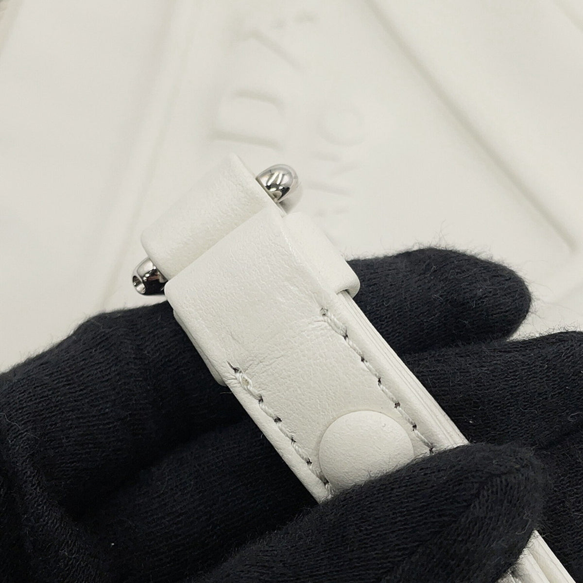 Prada White Leather Shoulder Bag (Pre-Owned)