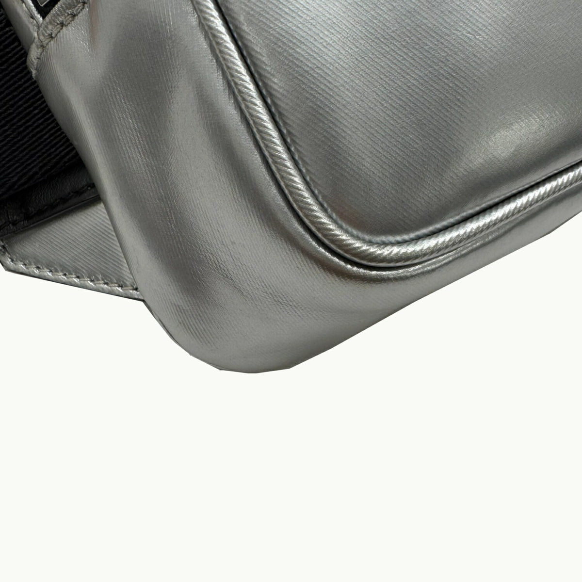 Burberry Metallic Silver Canvas Leather Shoulder Bag Sling Bag (Pre-Owned)