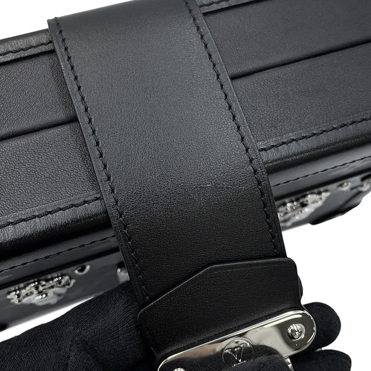 Louis Vuitton Monogram Noir Monogram Clutch Bag Handbag Shoulder Bag (Pre-Owned)