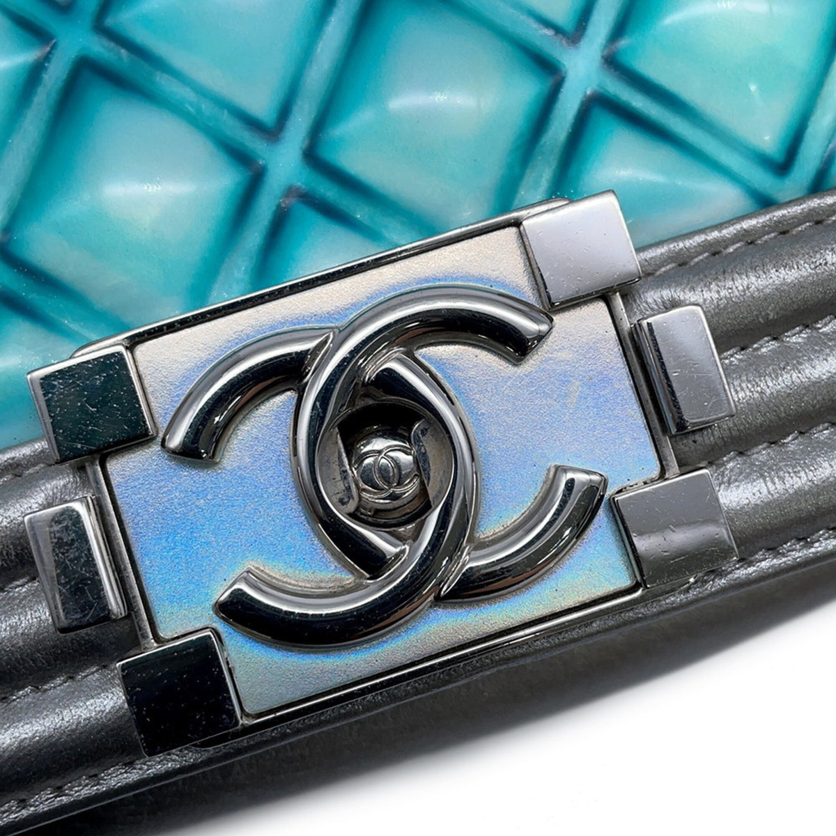 Chanel Matelasse Silver Turquoise Leather Handbag Shoulder Bag (Pre-Owned)