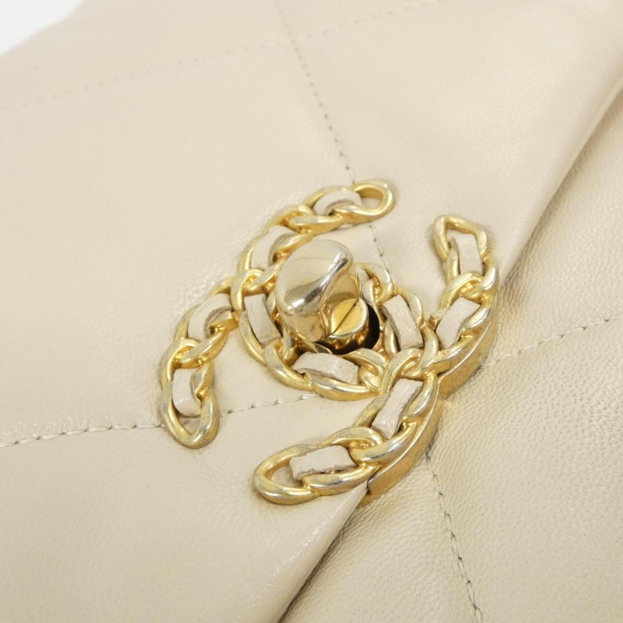 Chanel Beige Leather Shoulder Bag (Pre-Owned)