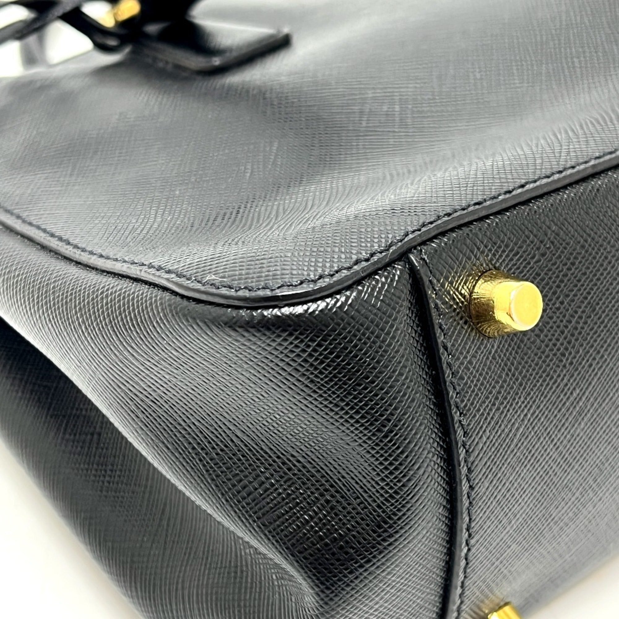 Prada Saffiano Black Leather Handbag (Pre-Owned)