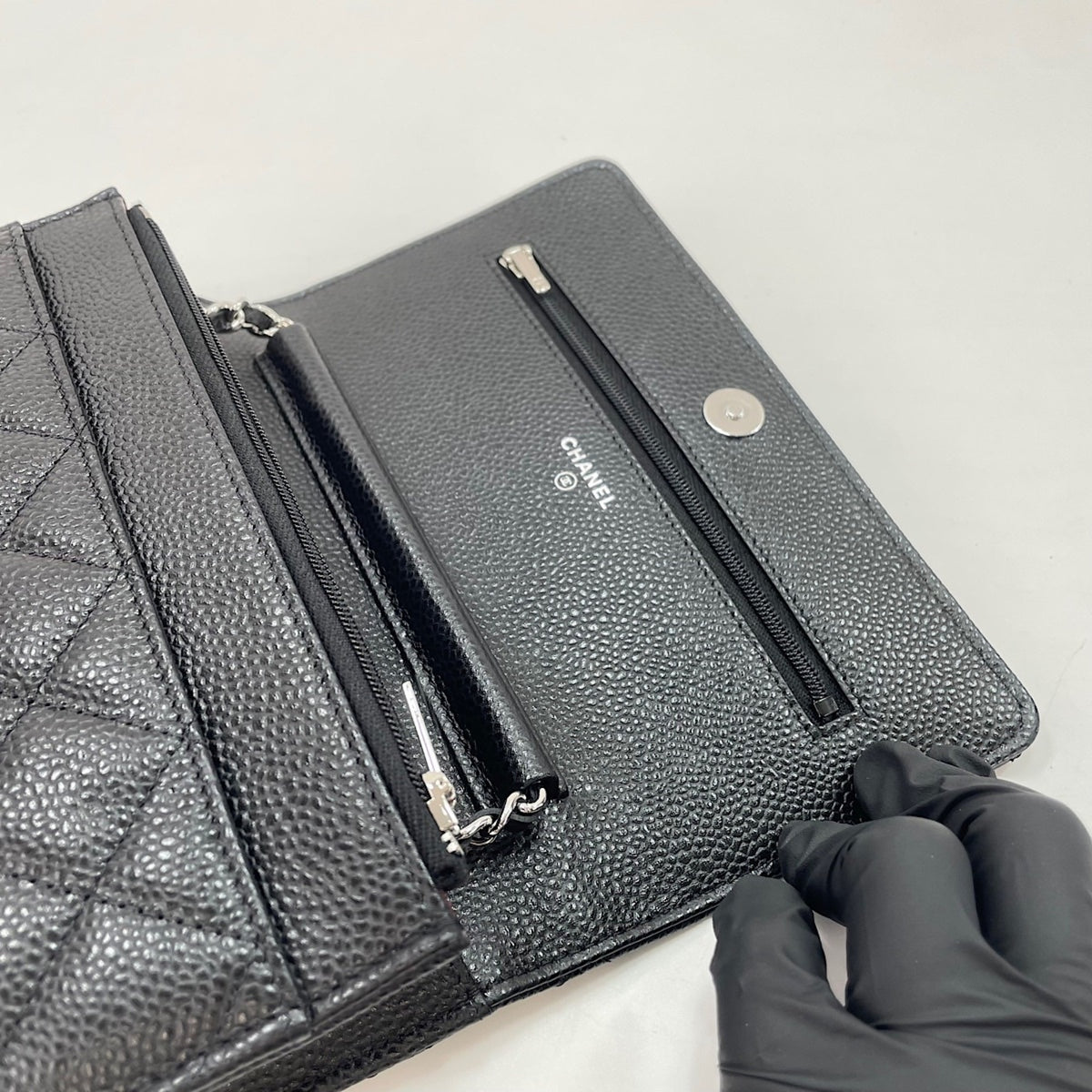 Chanel Black Shoulder Bag (Pre-Owned)