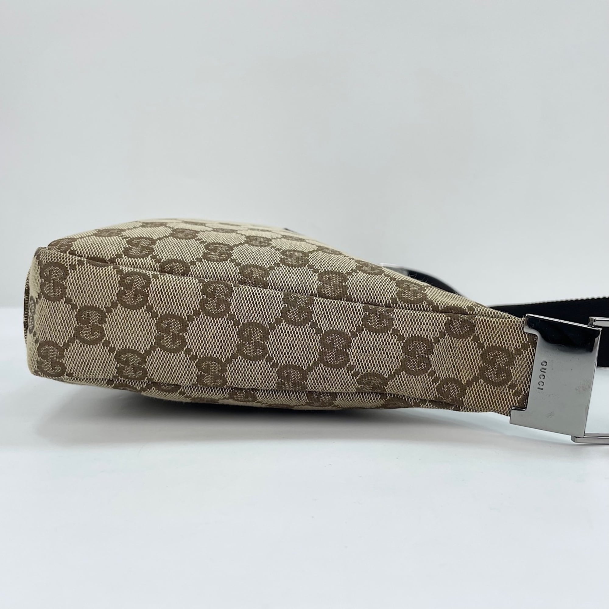 Gucci Beige Shoulder Bag (Pre-Owned)
