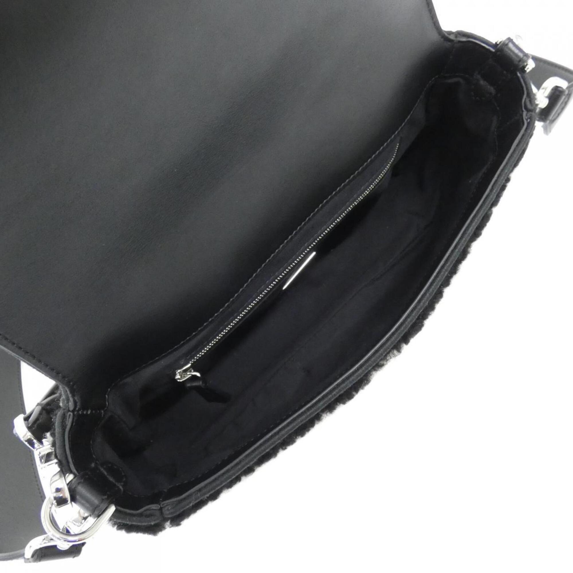 Fendi Baguette Silver Fur Handbag (Pre-Owned)