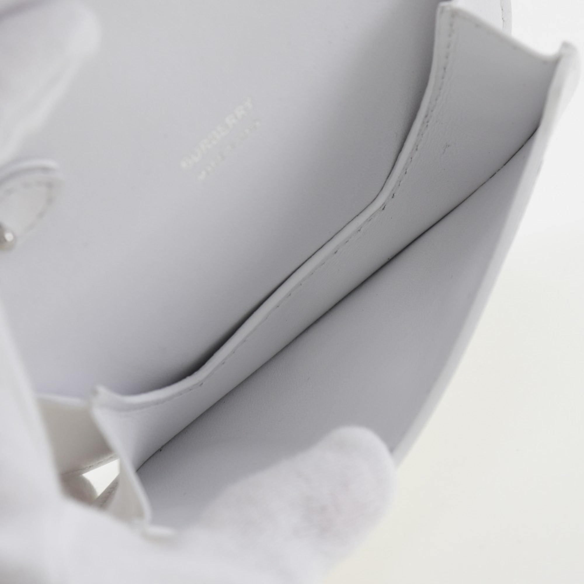 Burberry White Leather Shoulder Bag (Pre-Owned)