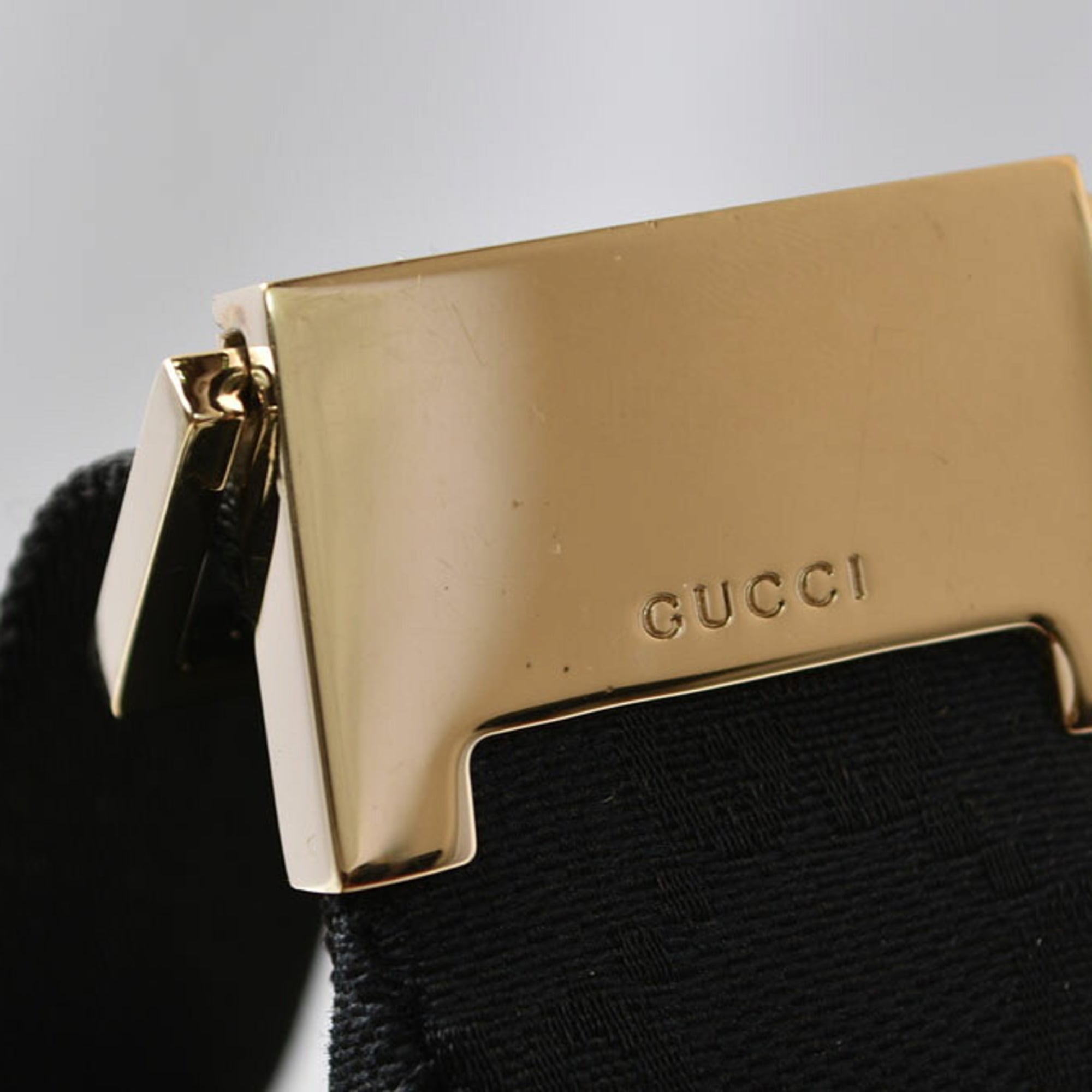Gucci Black Gg Canvas Shoulder Bag (Pre-Owned)